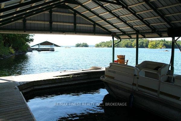 14 Downie Island photo 3