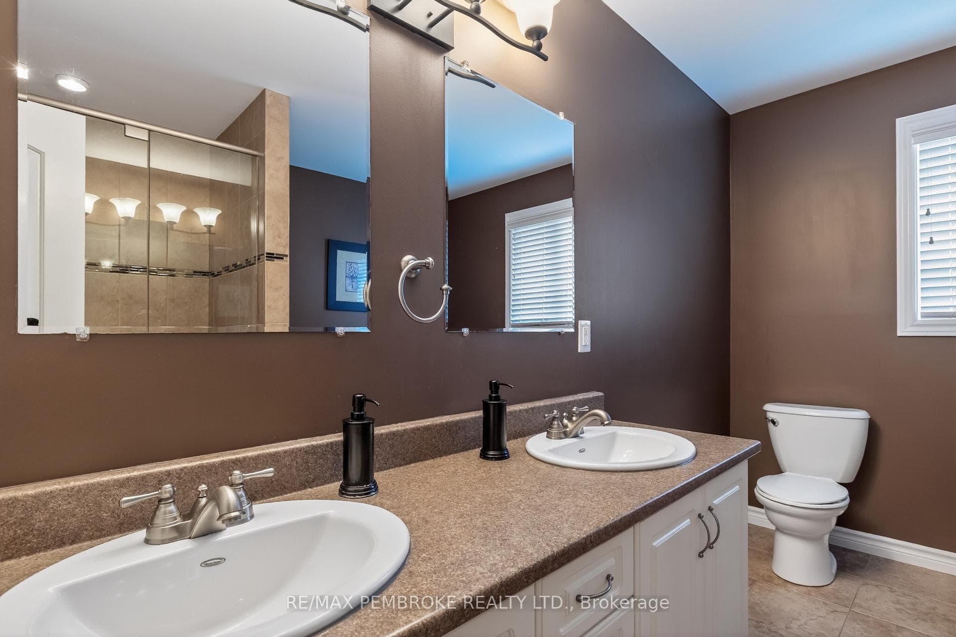 61 Oak Avenue photo 18