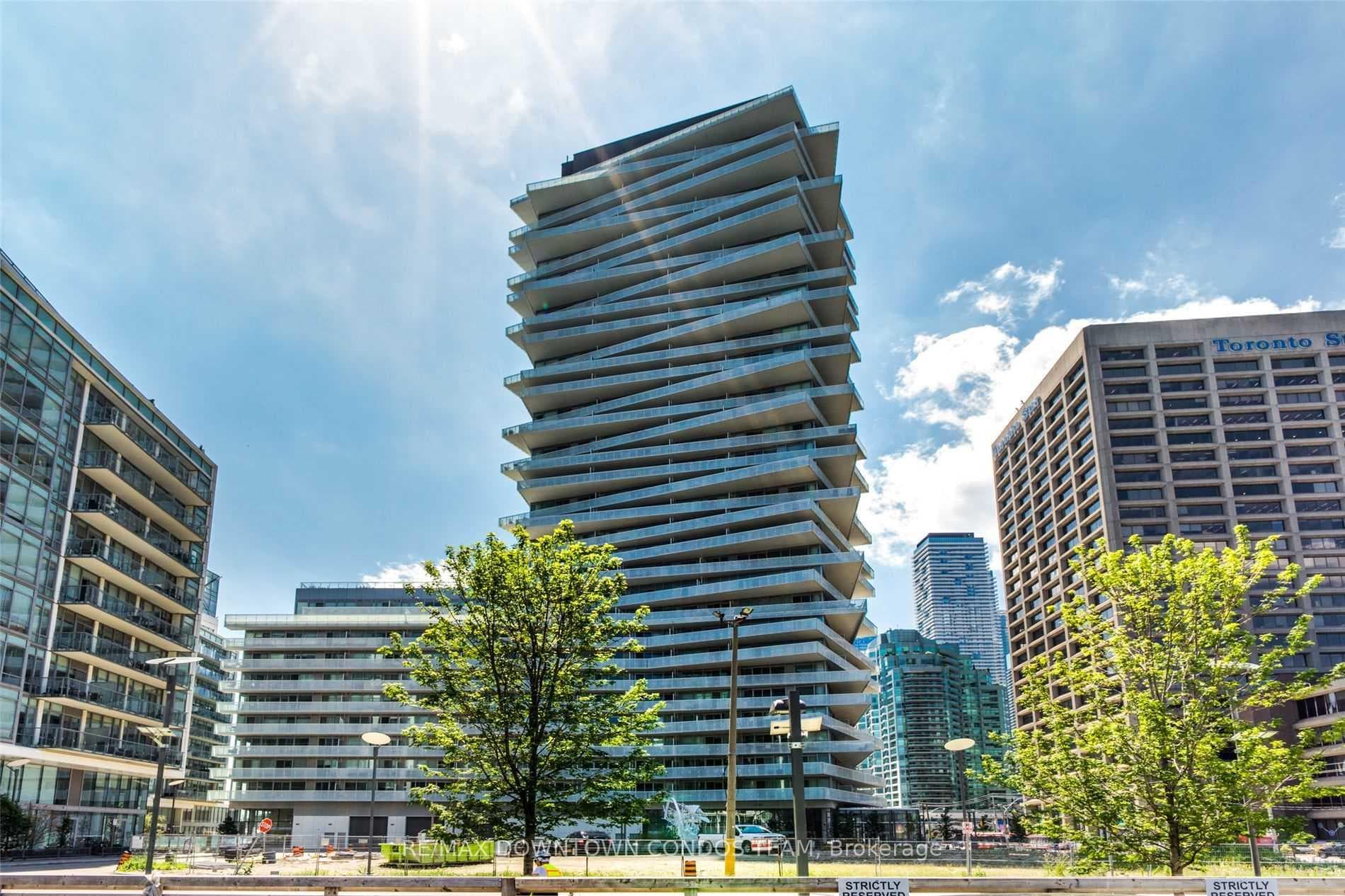 15 Queens Quay Unit 511 photo 5