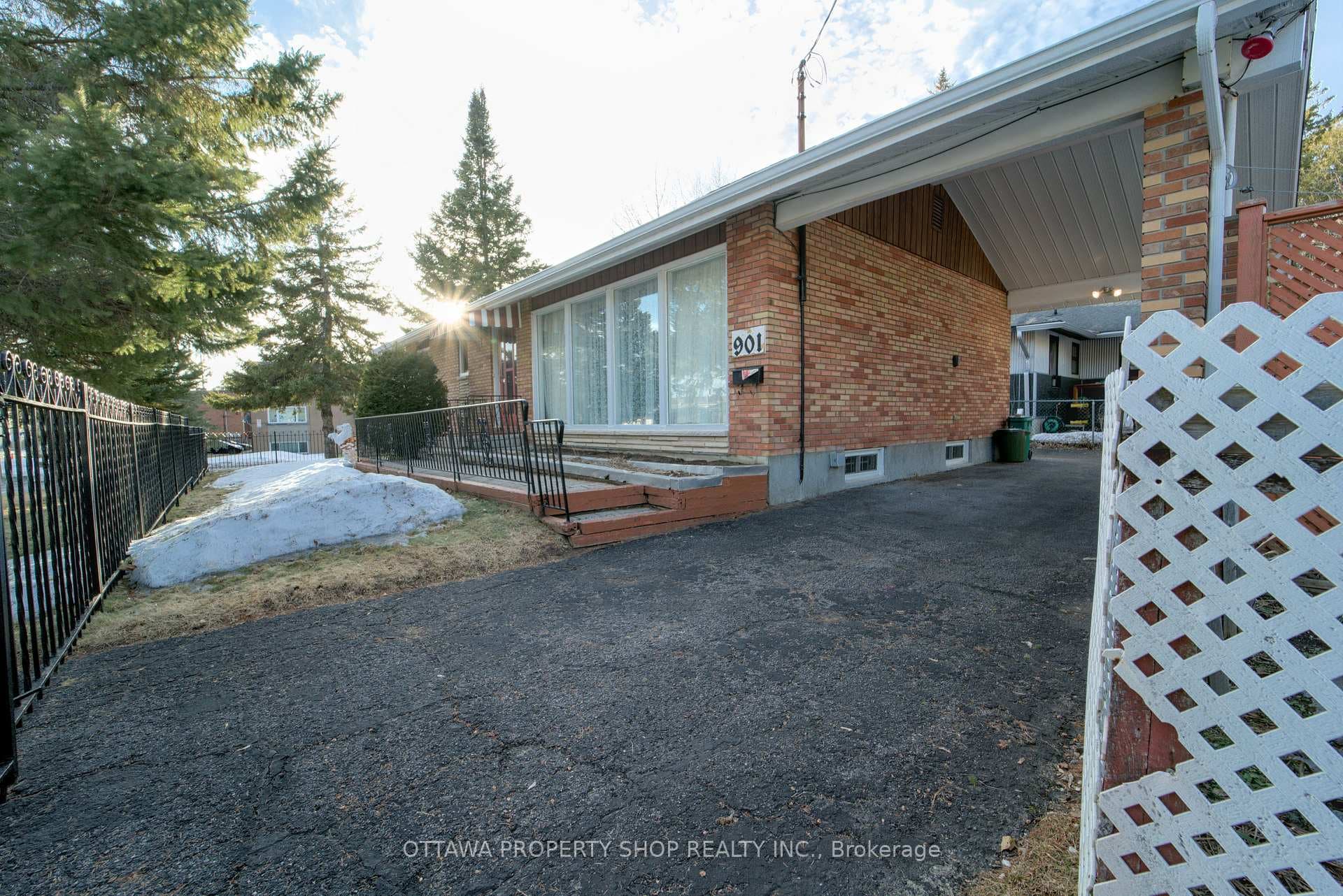 901 Charleswood Avenue photo 6