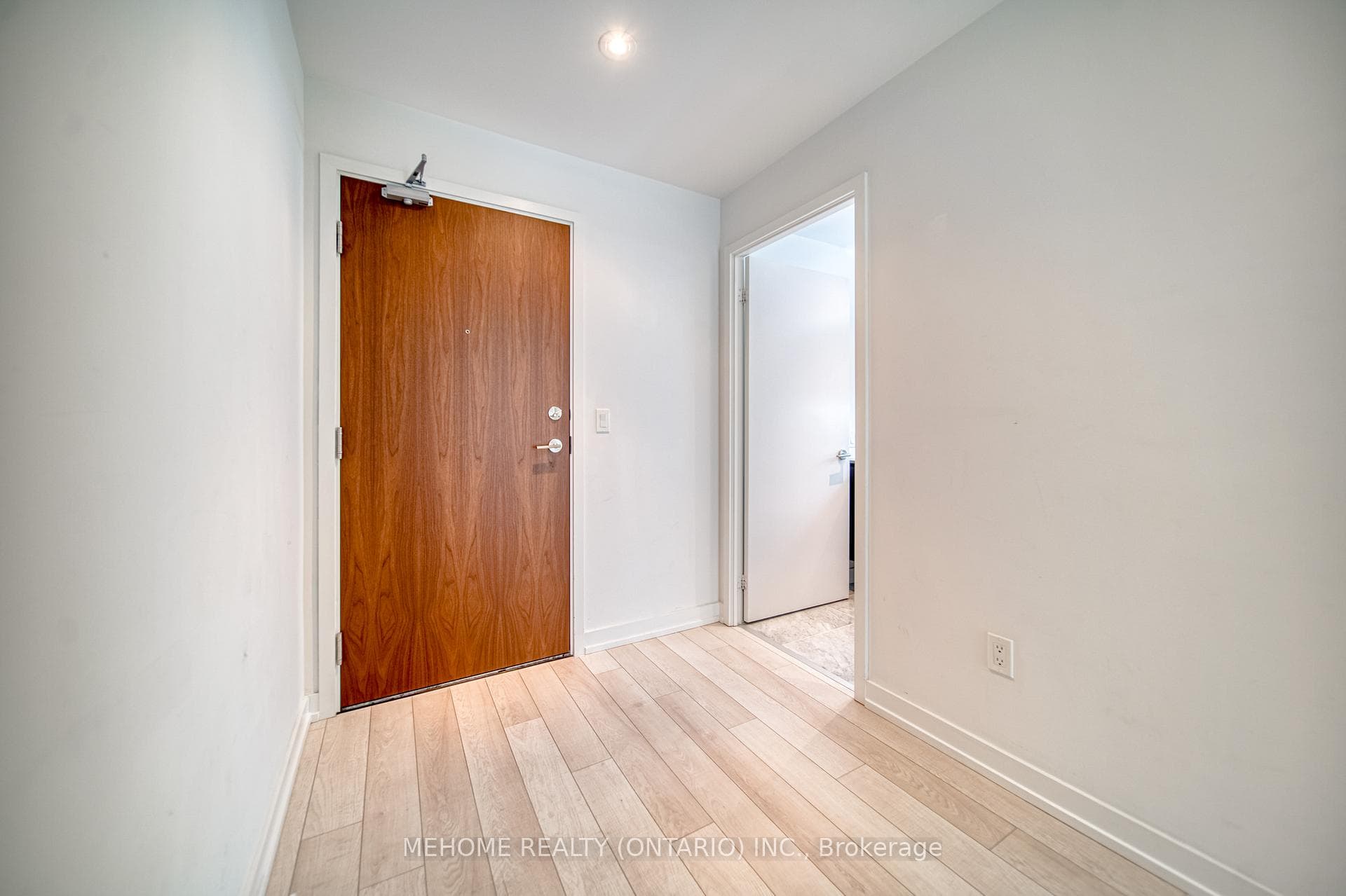 117 Mcmahon Drive Unit 603 photo 4