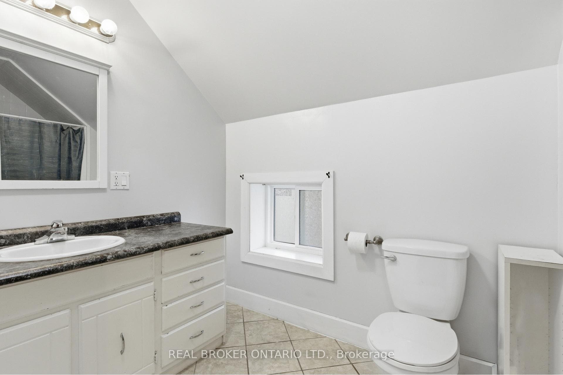 368 Wellington Avenue photo 26