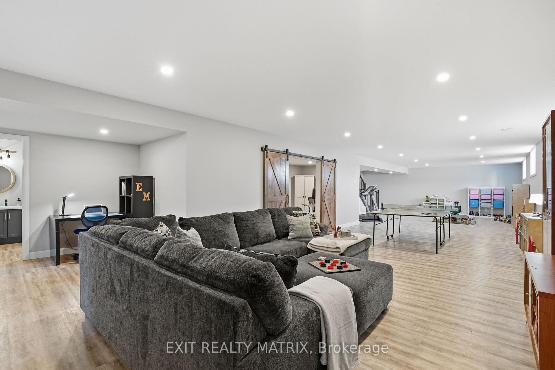 1584 Calypso Street photo 37