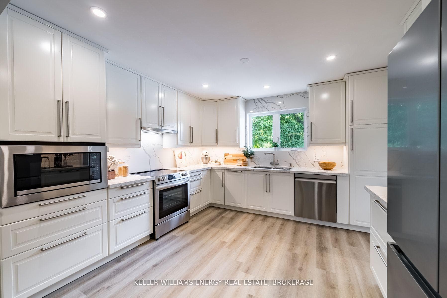 851 Swiss Heights photo 7