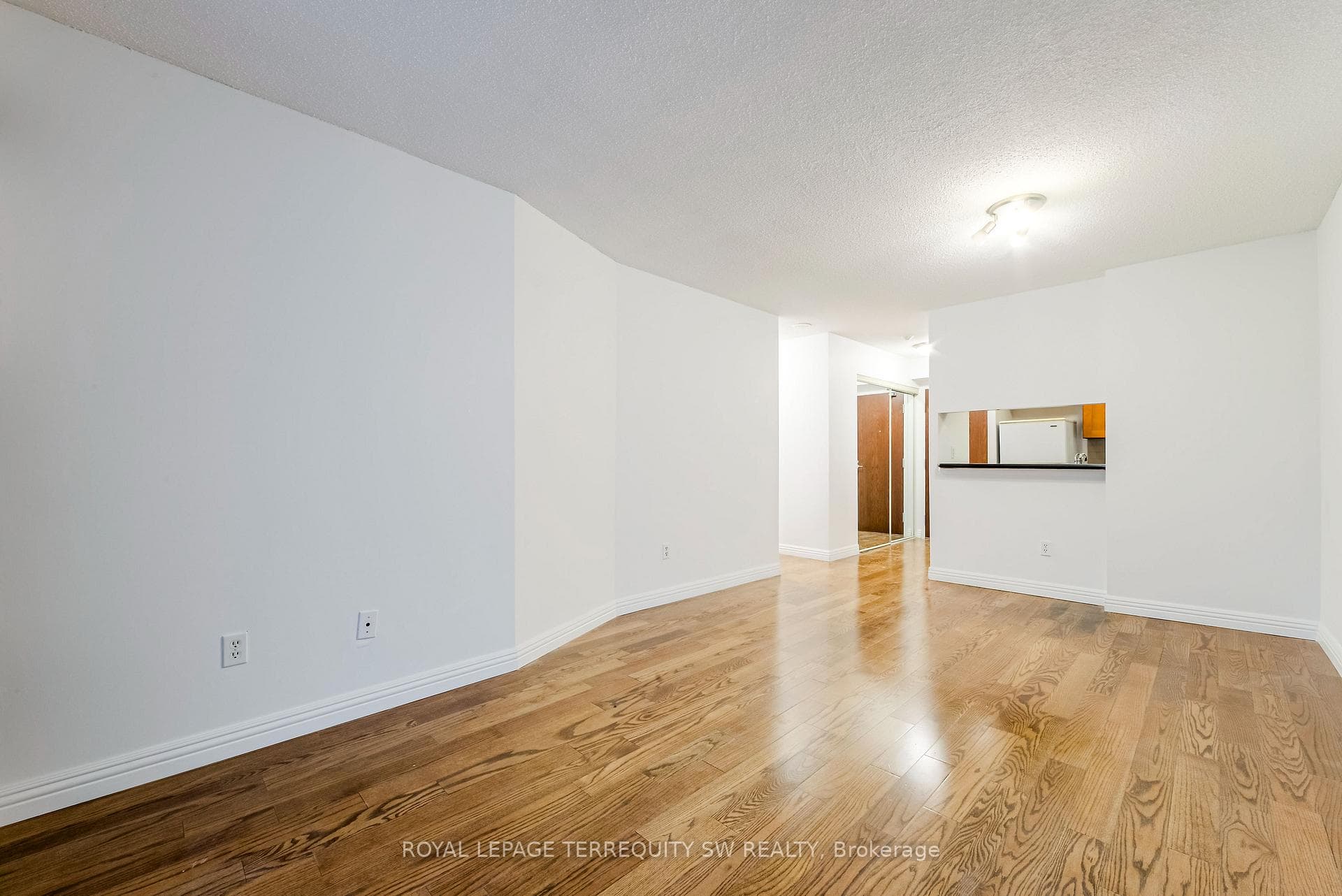 1055 Bay Street Unit 407 photo 25