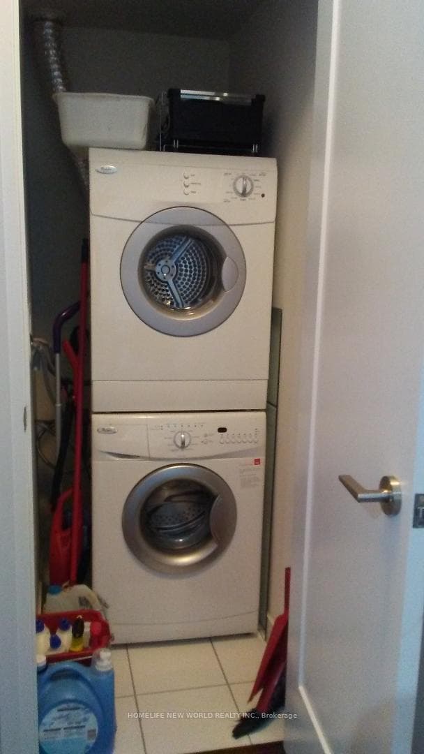 18 Graydon Hall Drive Unit 2106 photo 15