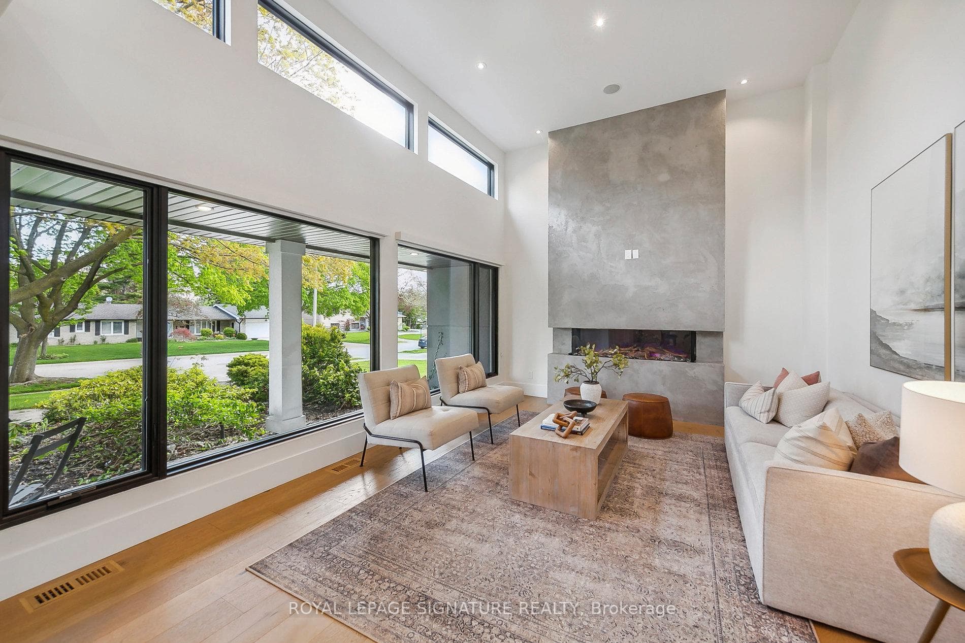 2054 Obeck Crescent photo 4
