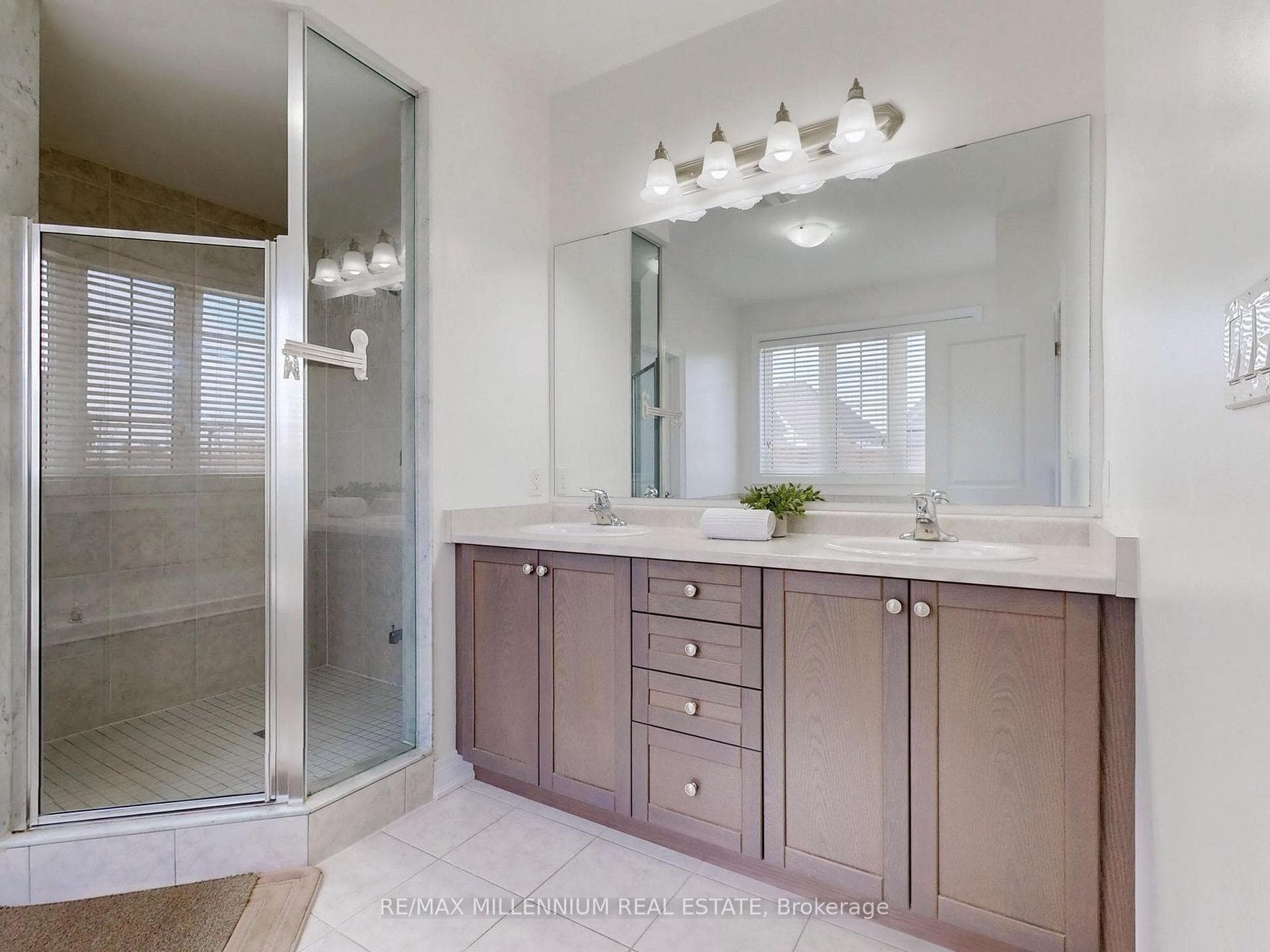 166 Beaconsfield Drive photo 30