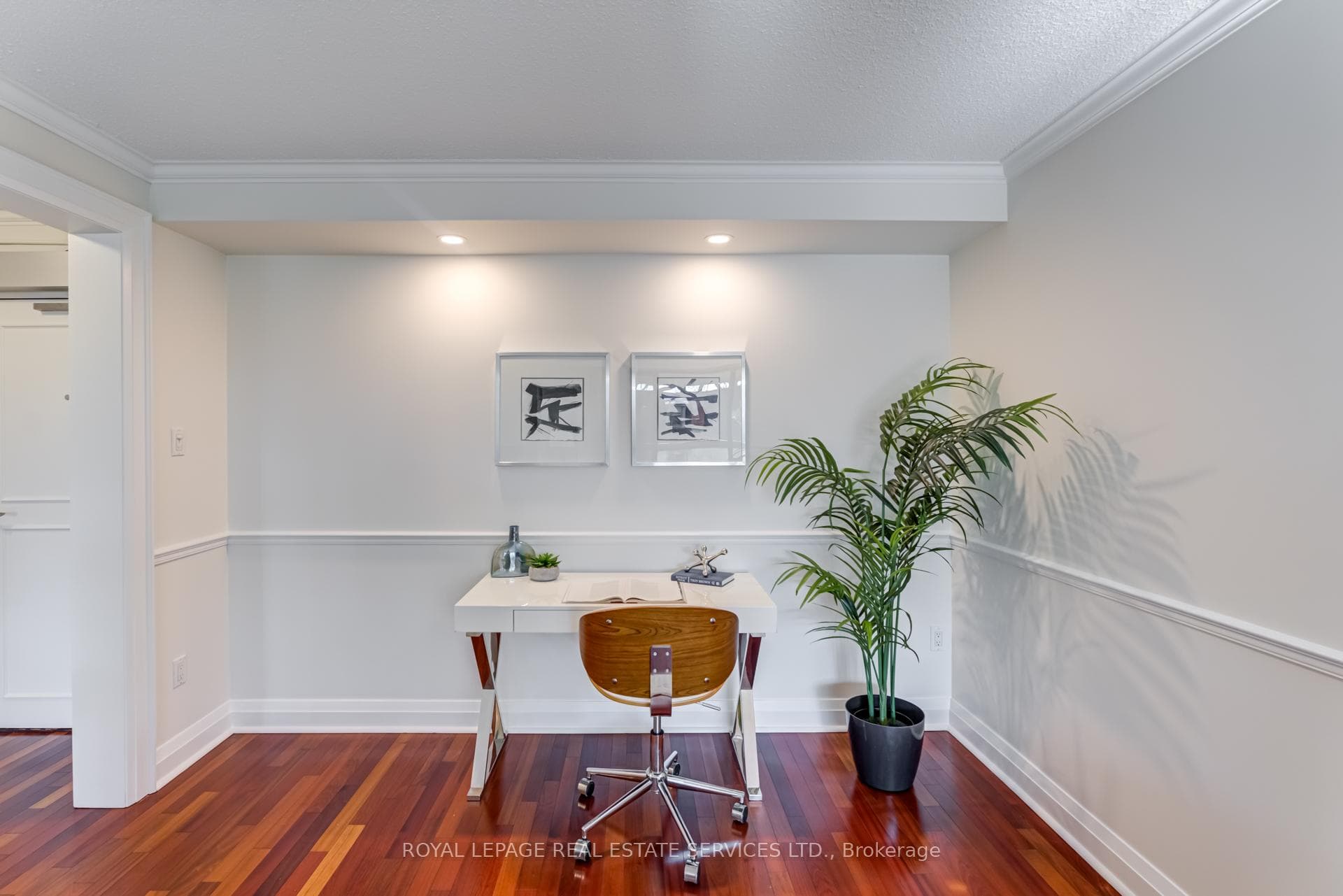 80 Quebec Avenue Unit 206 photo 5