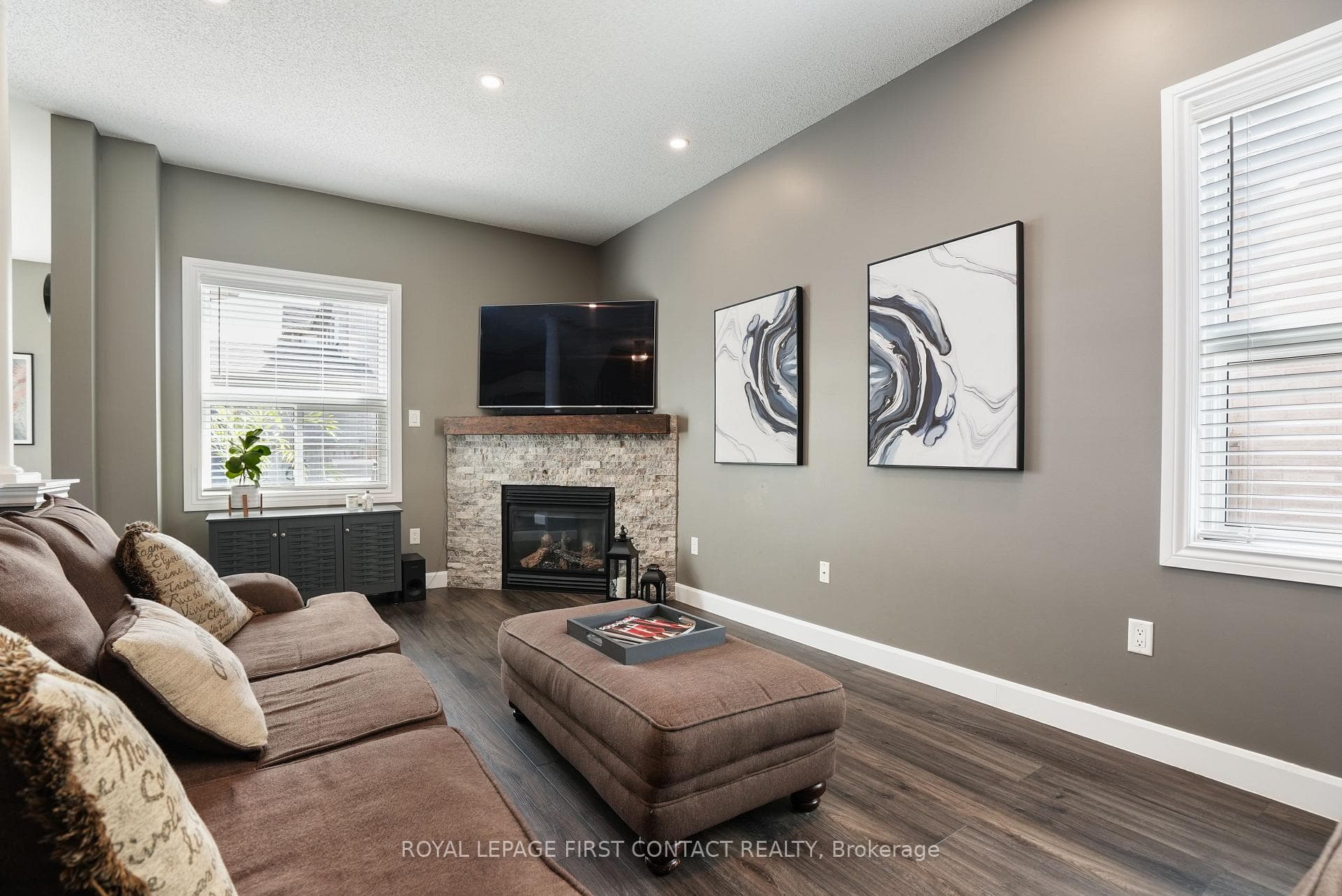 55 Joseph Crescent photo 7