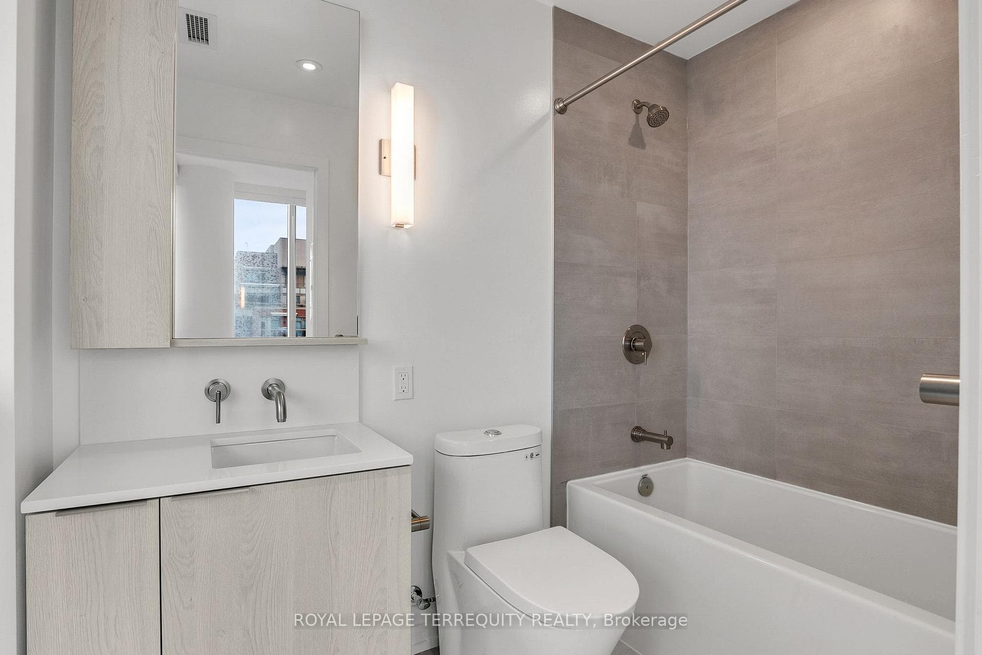 120 Broadway Avenue Unit 1405 photo 22