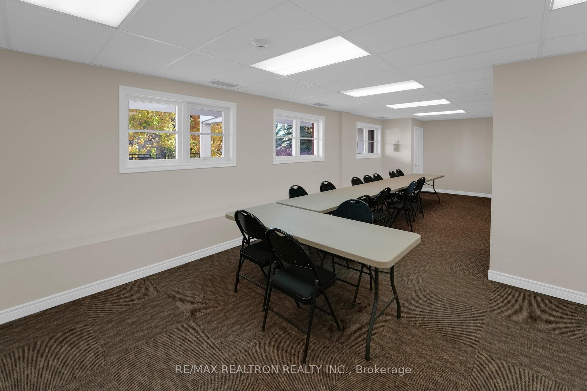9944 Keele Street Unit 201 photo 12