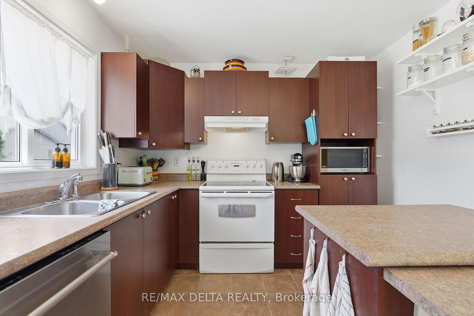 123 Panorama Avenue photo 14