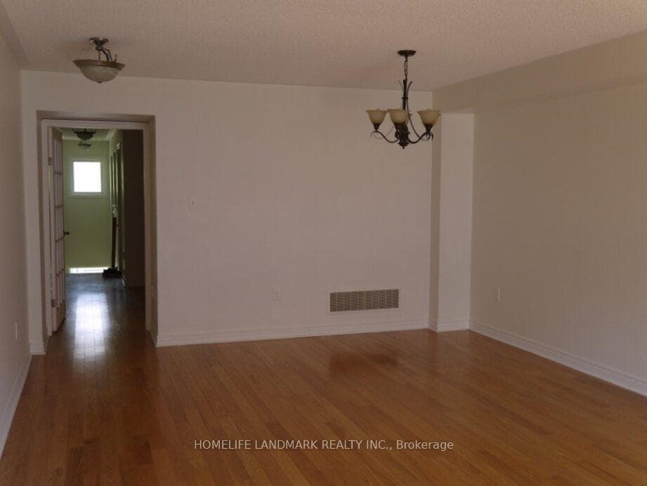 12 kawneer Terrace photo 4