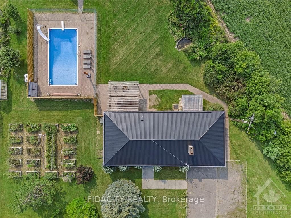 2956 RIVER Road photo 2