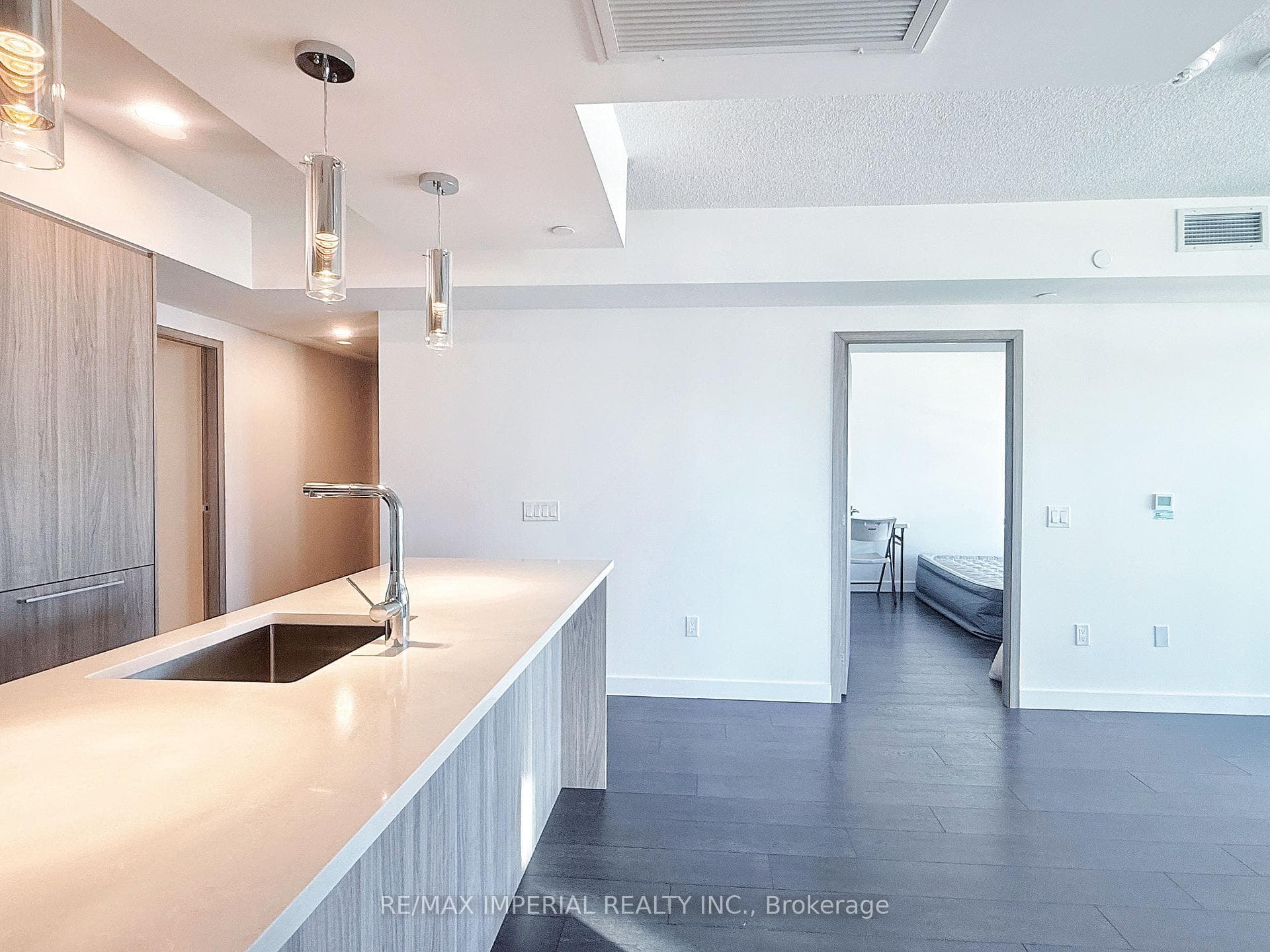 1 CONCORD CITYPLACE Way Unit 4005 photo 15