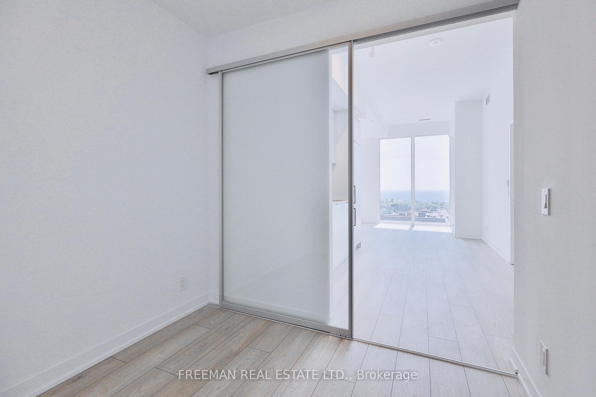 285 Dufferin Street Unit 1314 photo 20