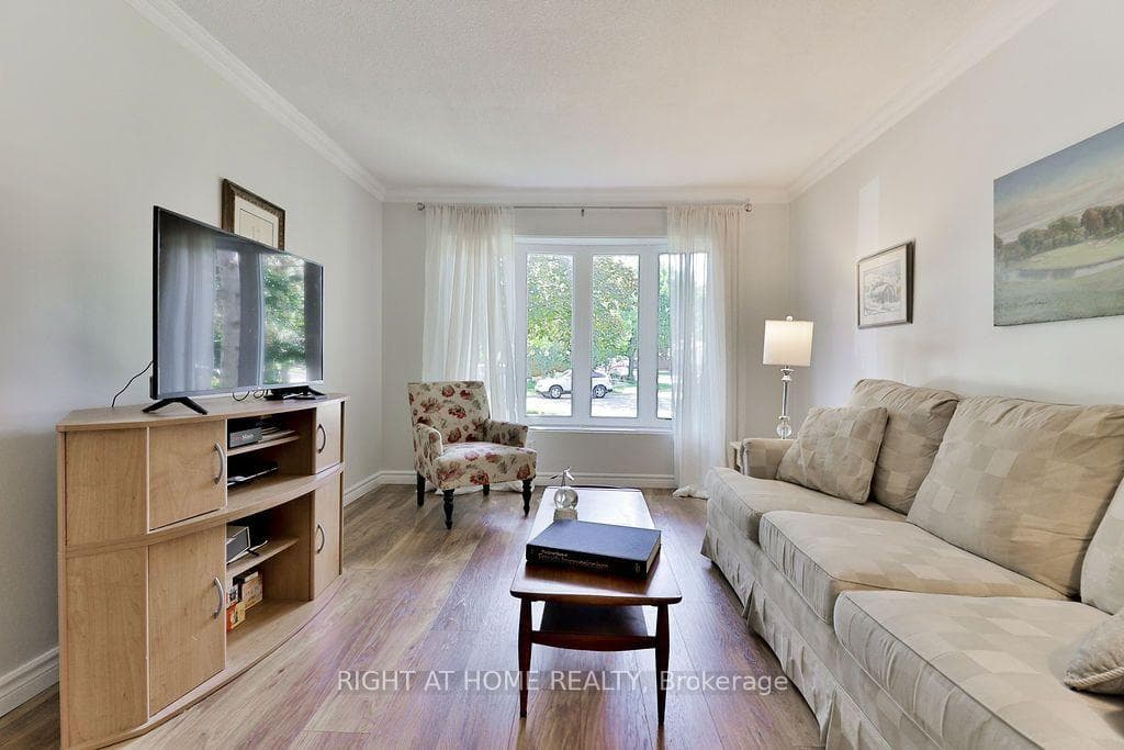2932 Remea Court photo 7