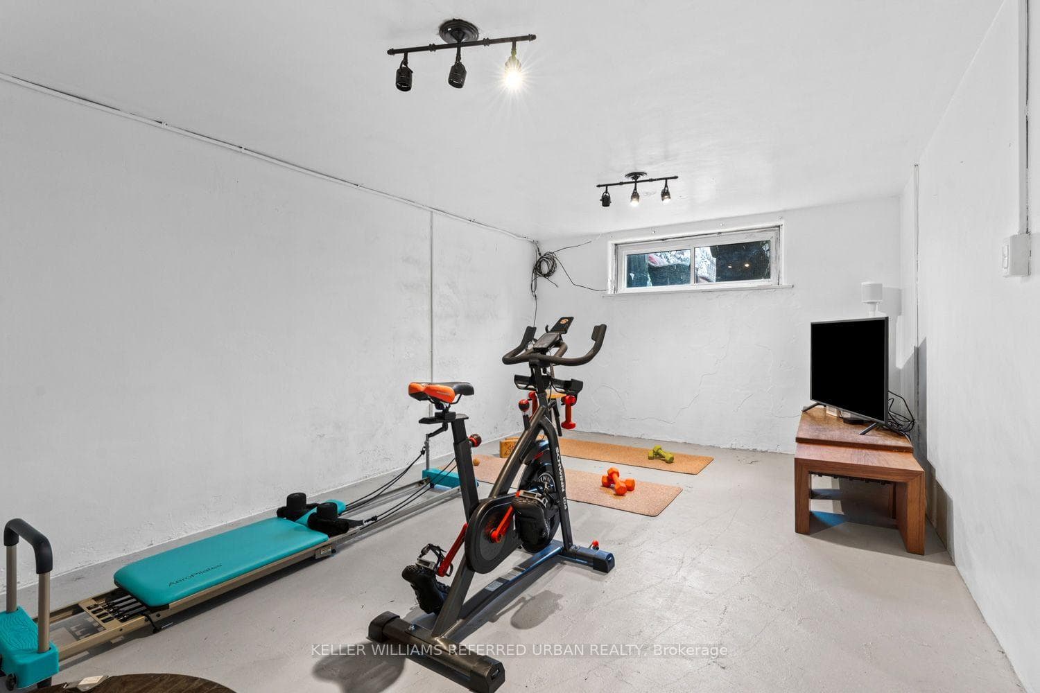 327 Bessborough Drive photo 43