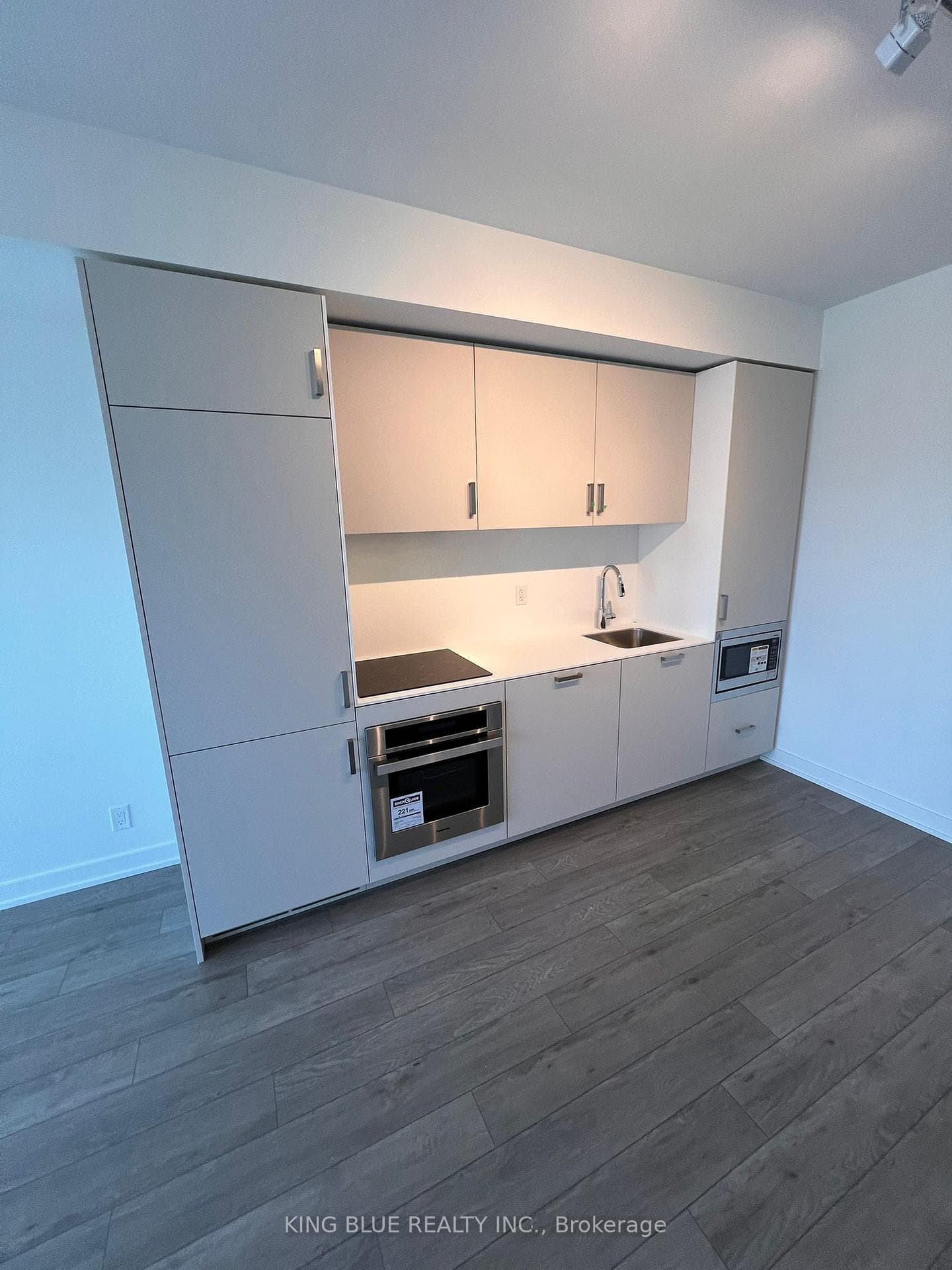 88 Queen Street Unit 3812 photo 7