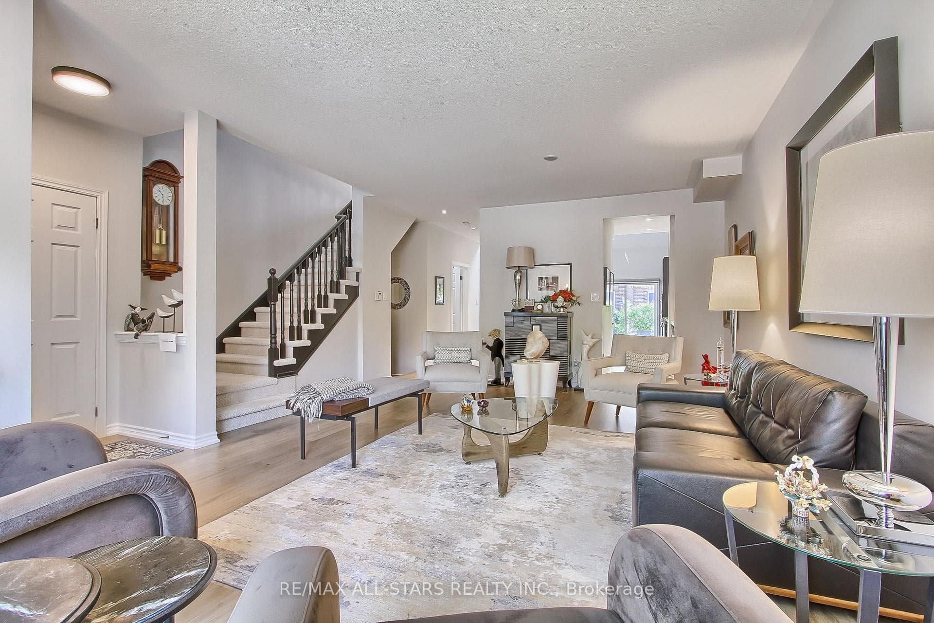 105 Lakeside Vista Way photo 3
