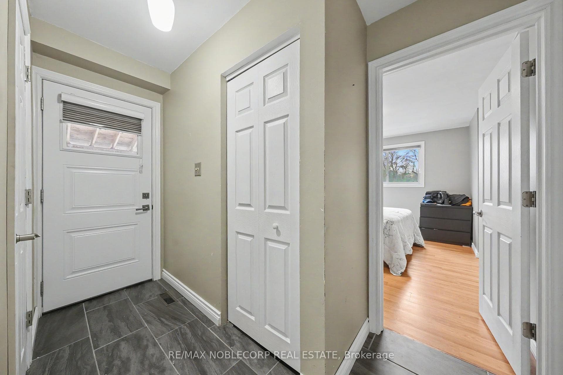 24 Maple Avenue photo 24