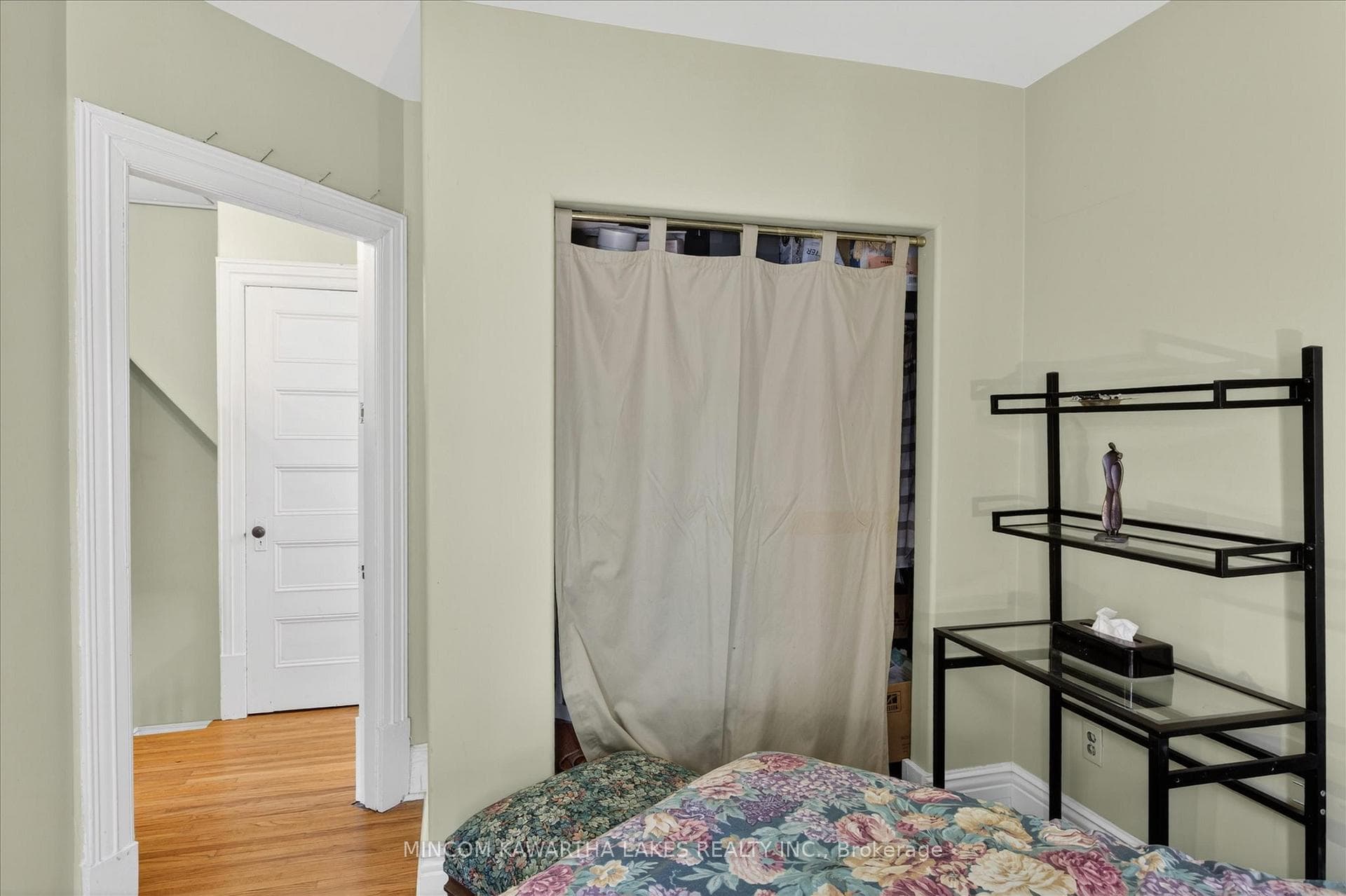 494 Charlotte Street photo 32