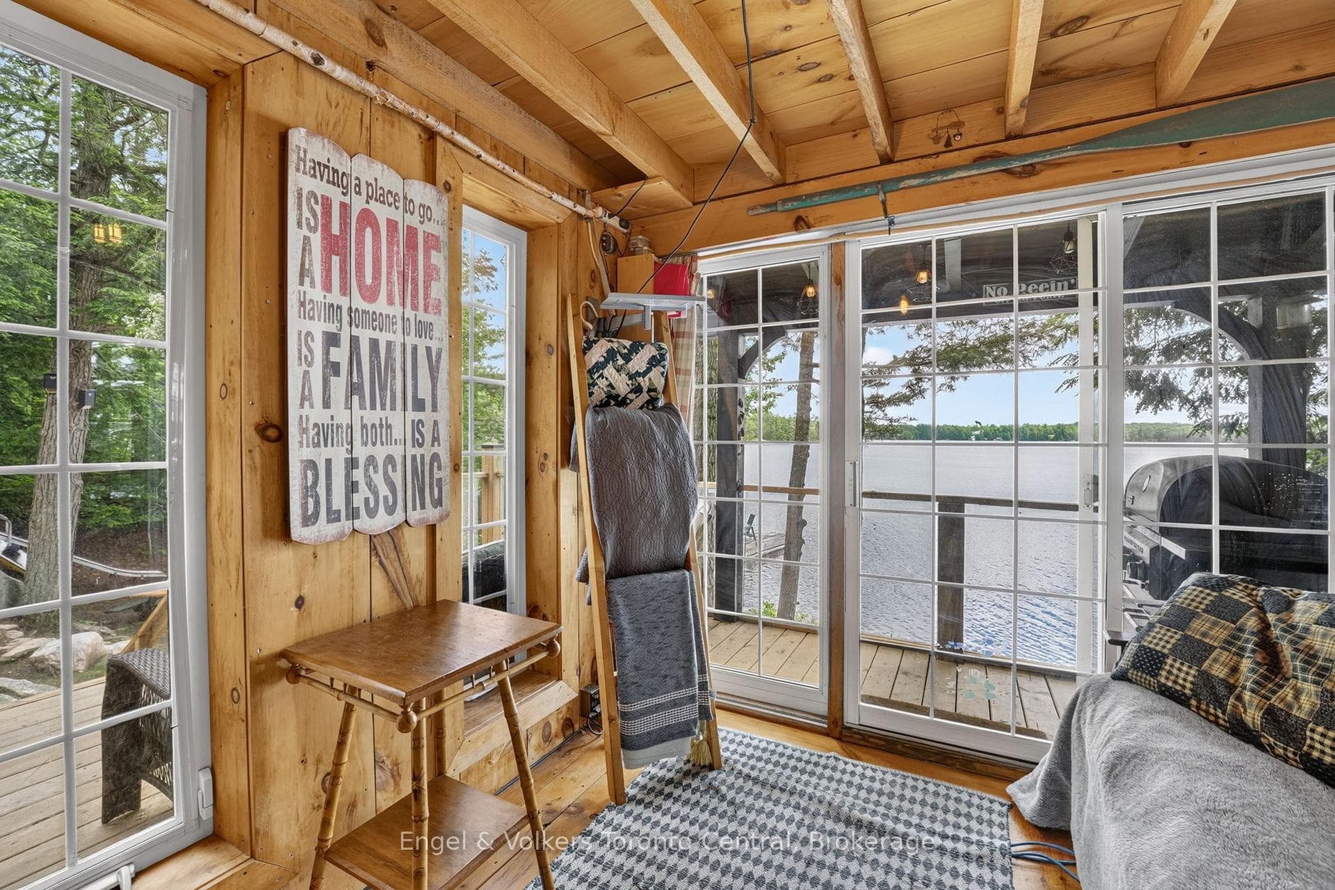 Lakeside Bunkie