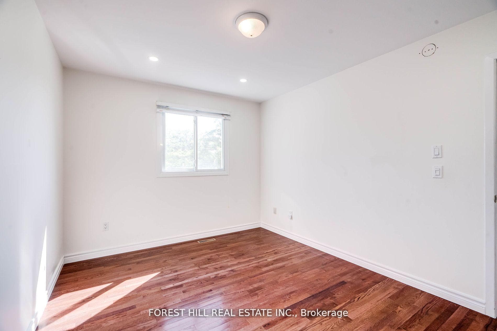 2160 Fairchild Boulevard photo 27