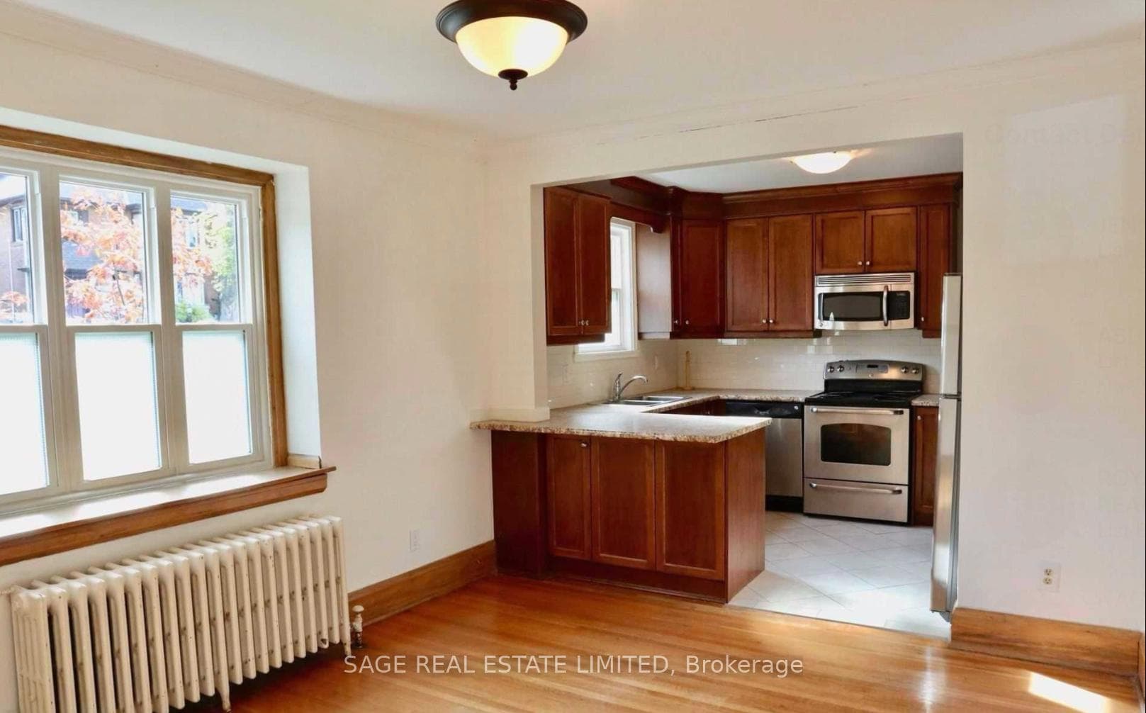 740 Avenue Road Unit Main photo 8