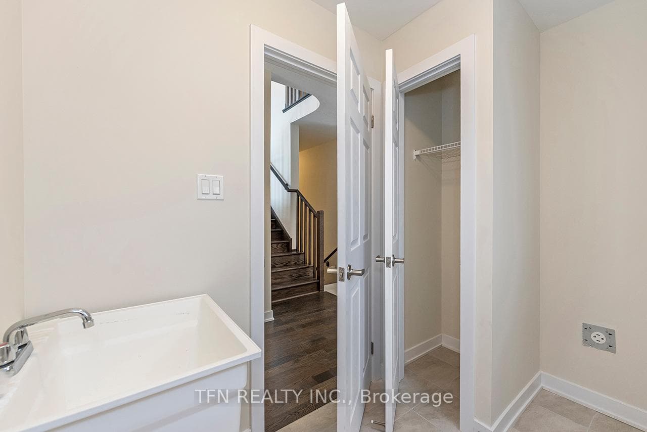 224 Eastbridge Avenue photo 9