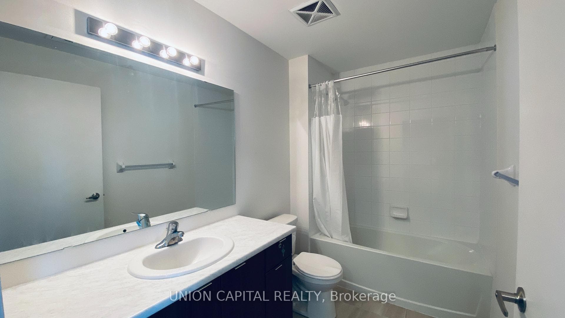 20 Orchid Place Drive Unit 512 photo 6