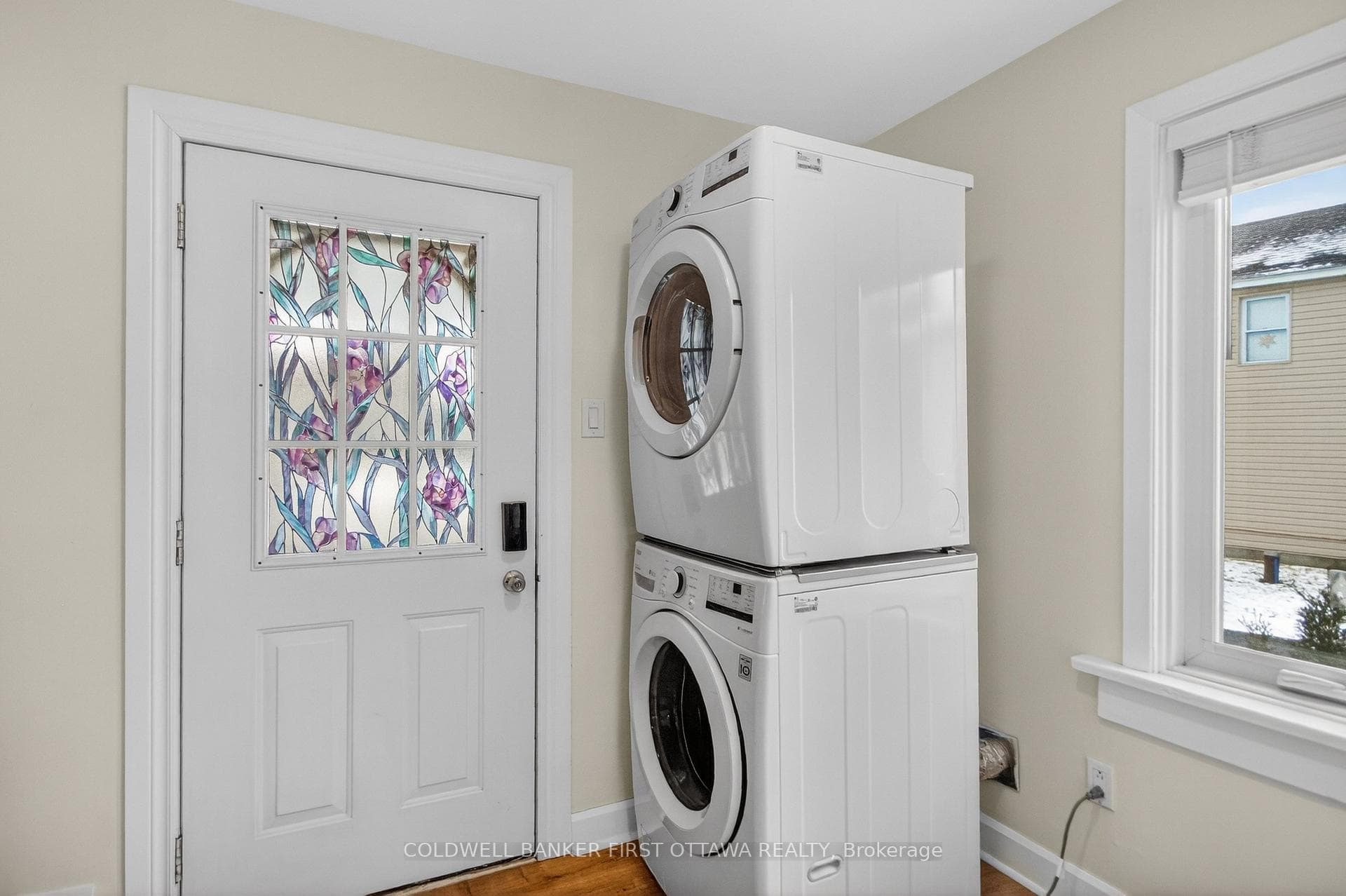 Main floor washer/dryer