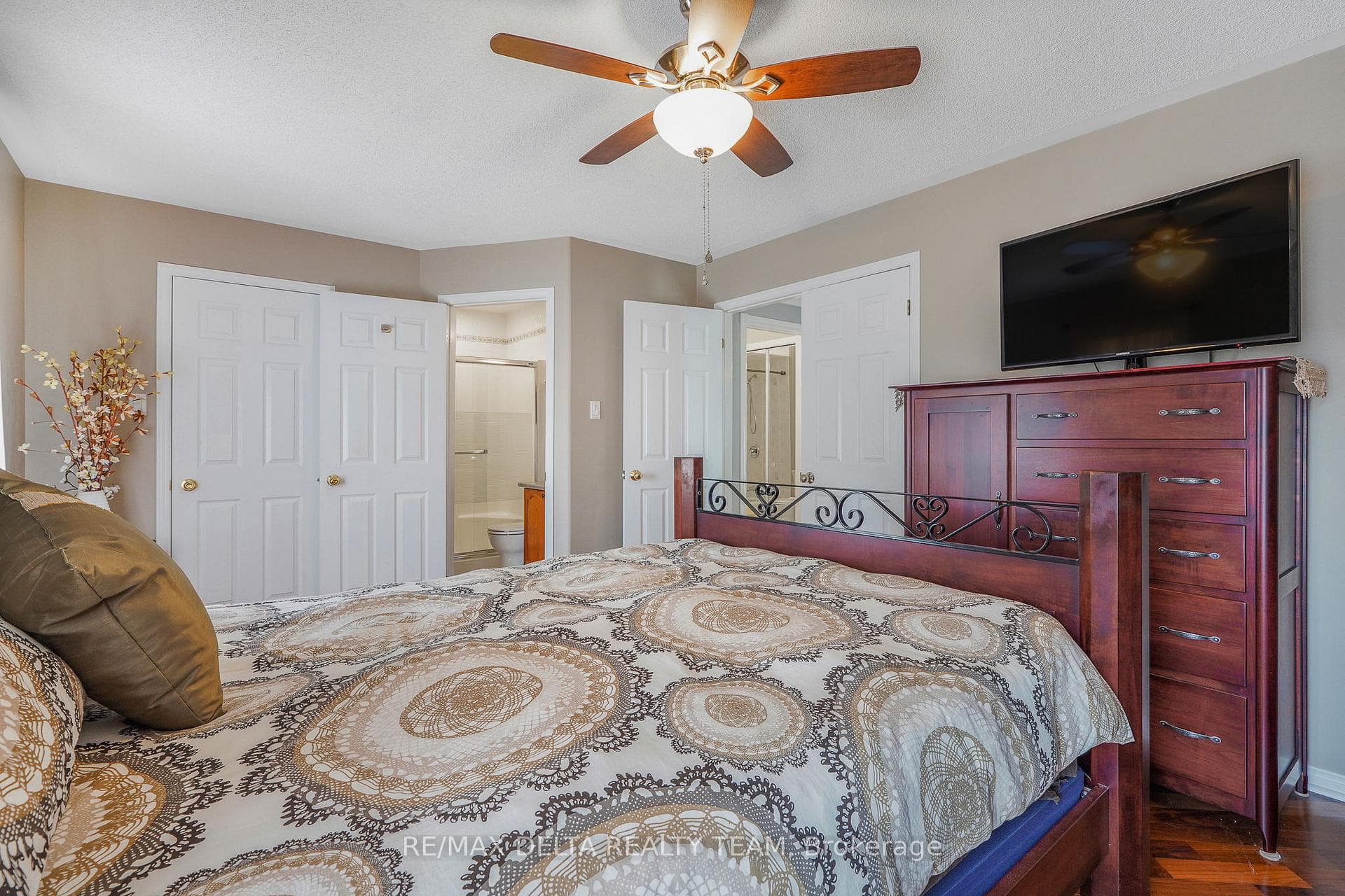 2040 Sunland Drive photo 16