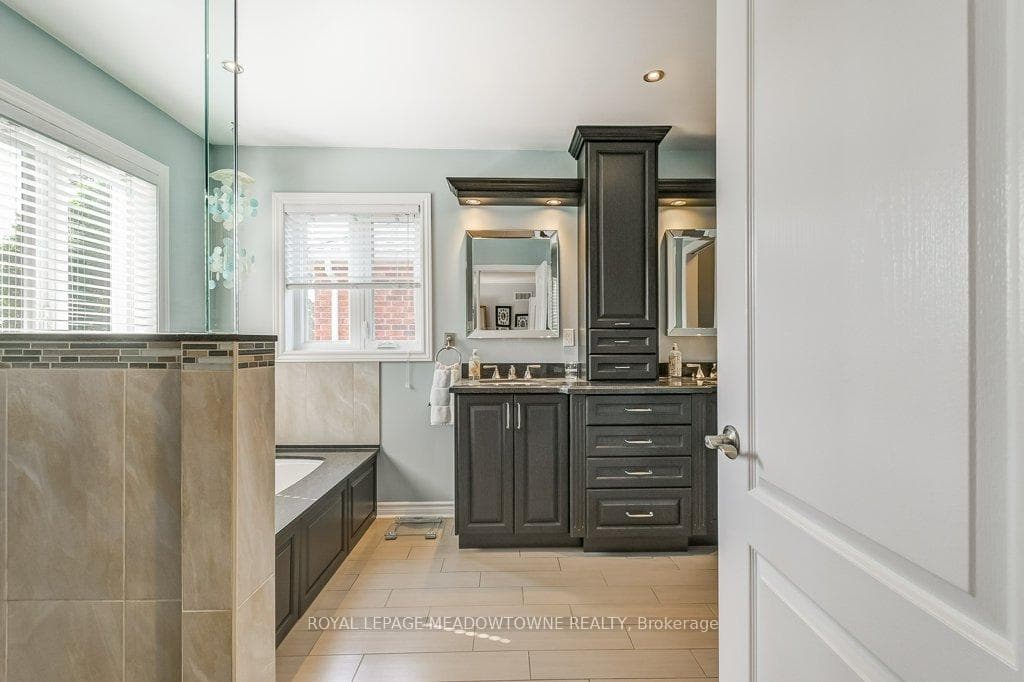 43 Samuel Crescent photo 23