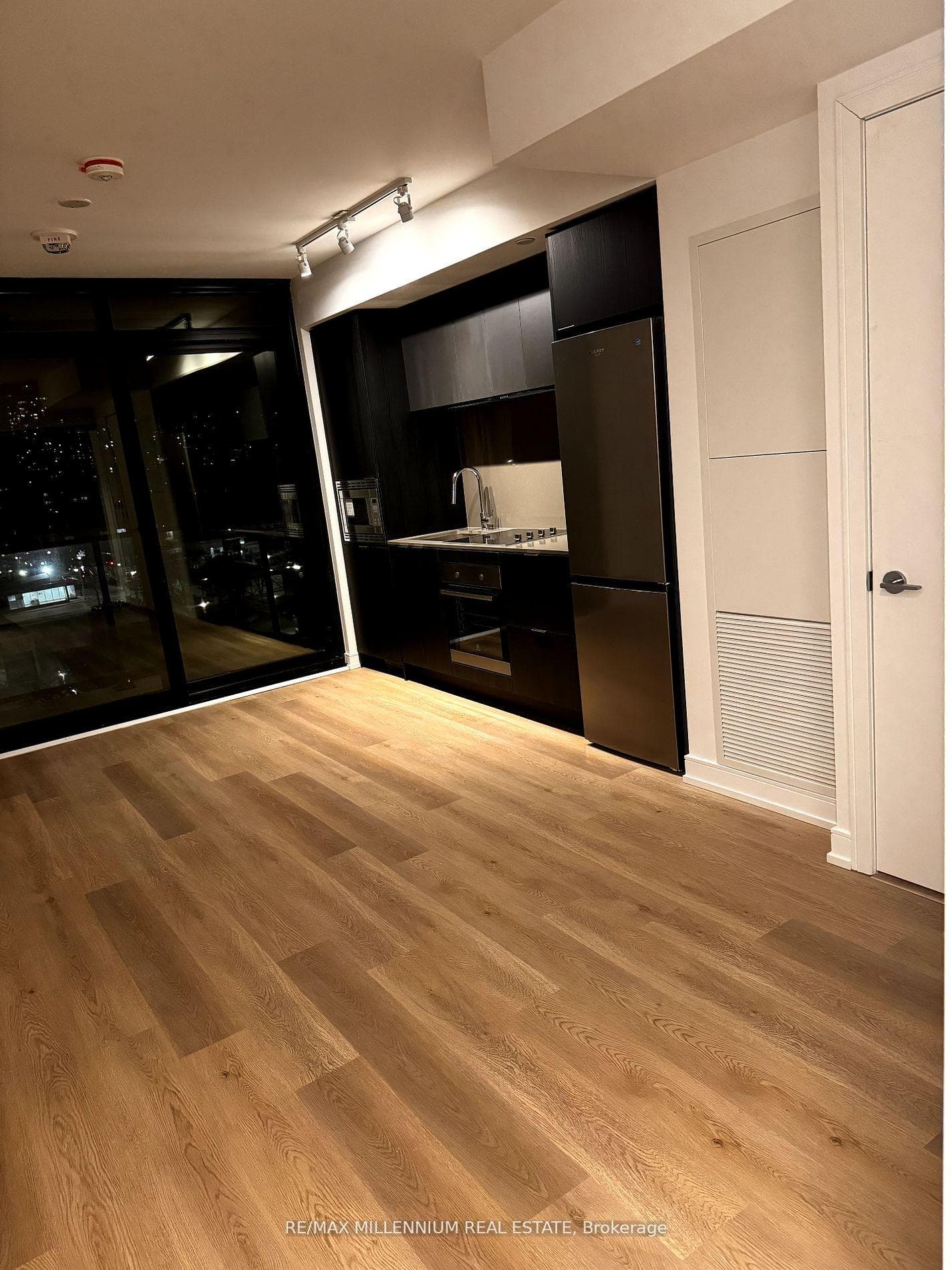 1 Jarvis Street Unit 809 photo 13
