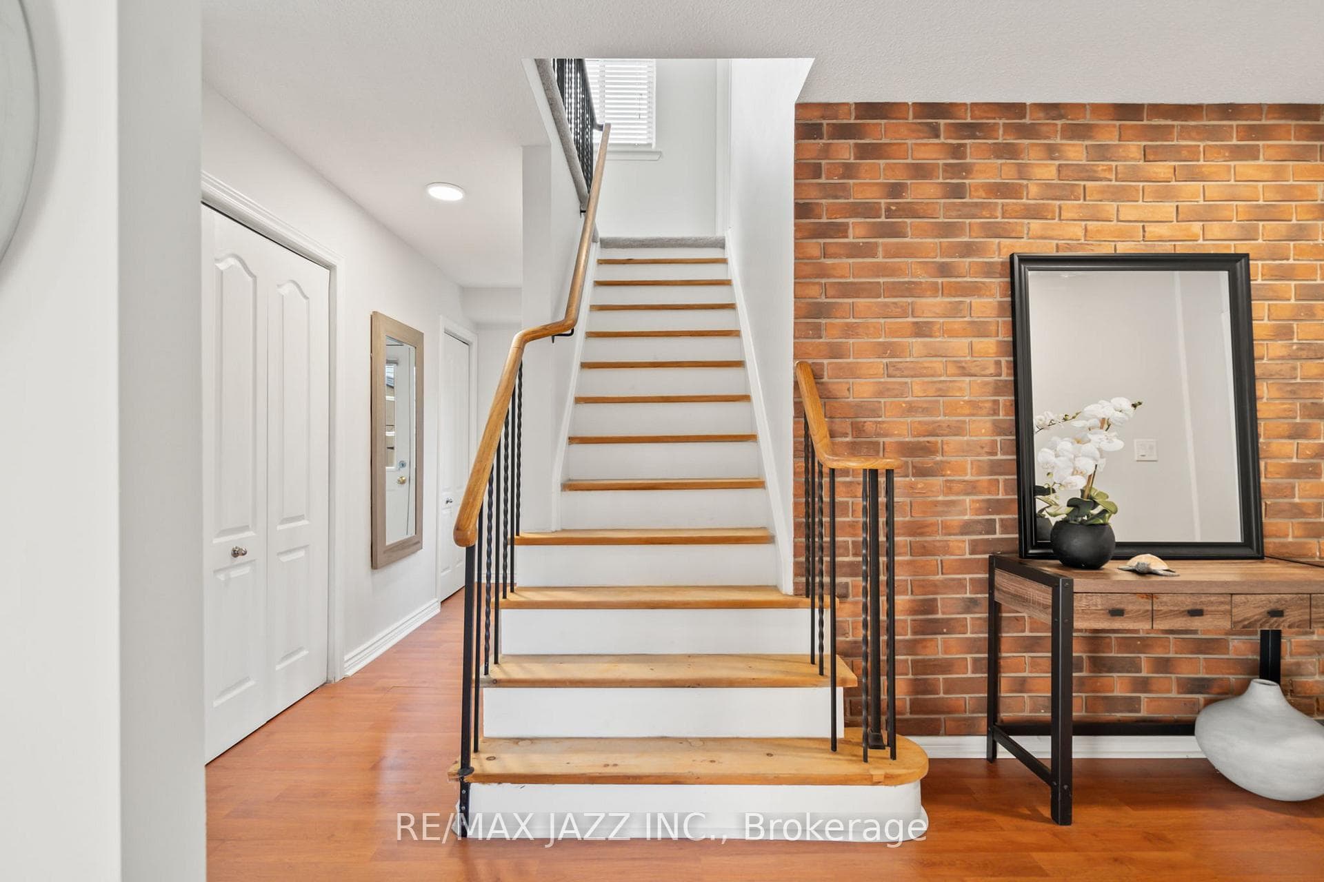 284 Grandview Street photo 15