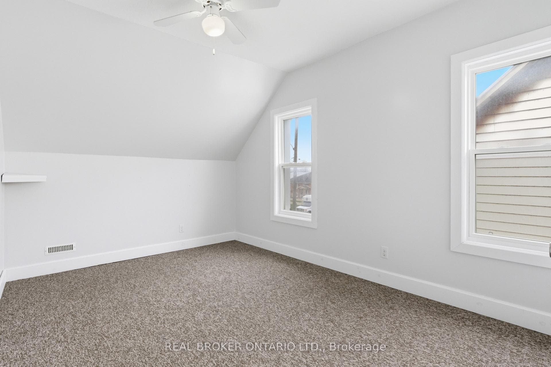 368 Wellington Avenue photo 24