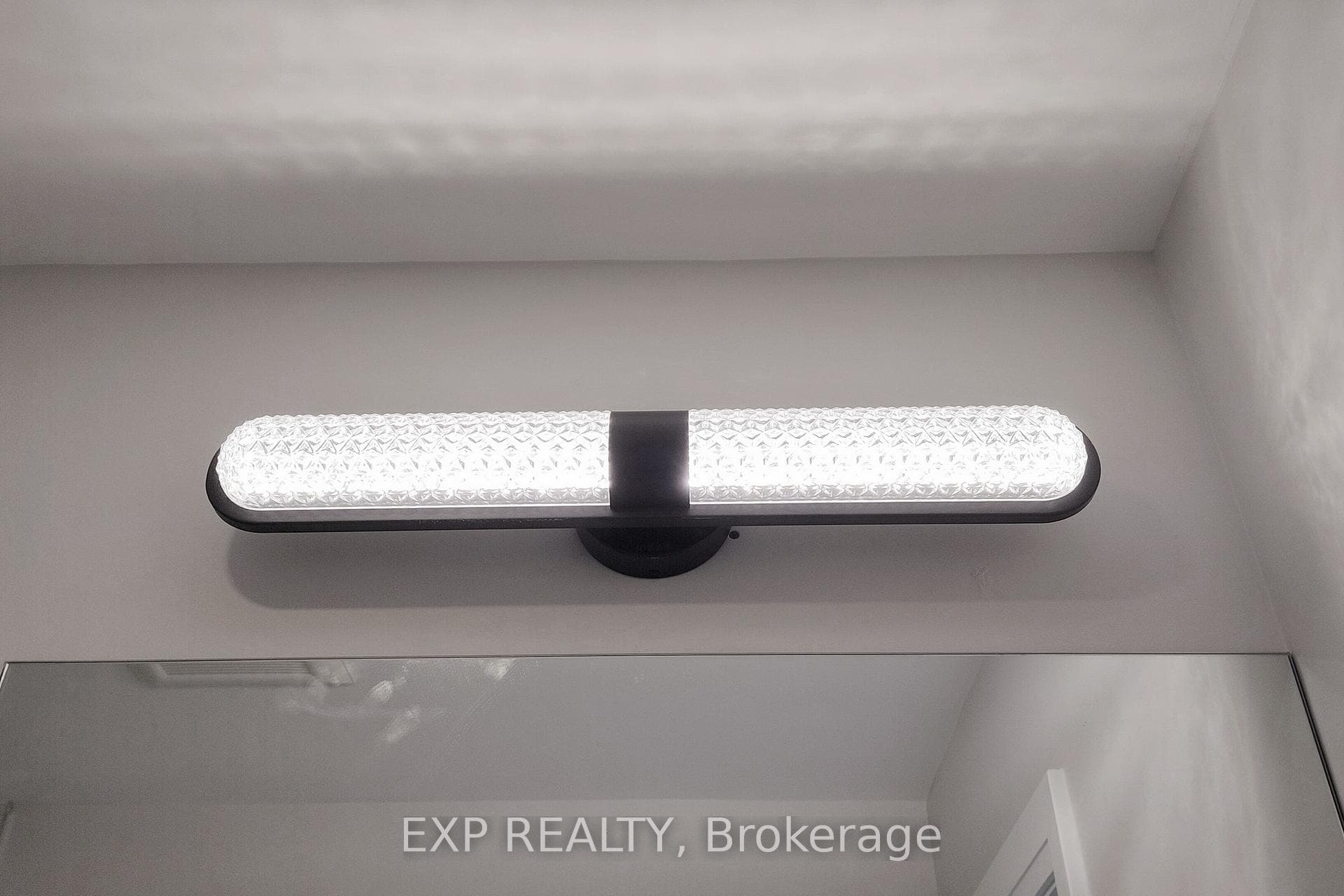 644 Rhodes Avenue photo 22