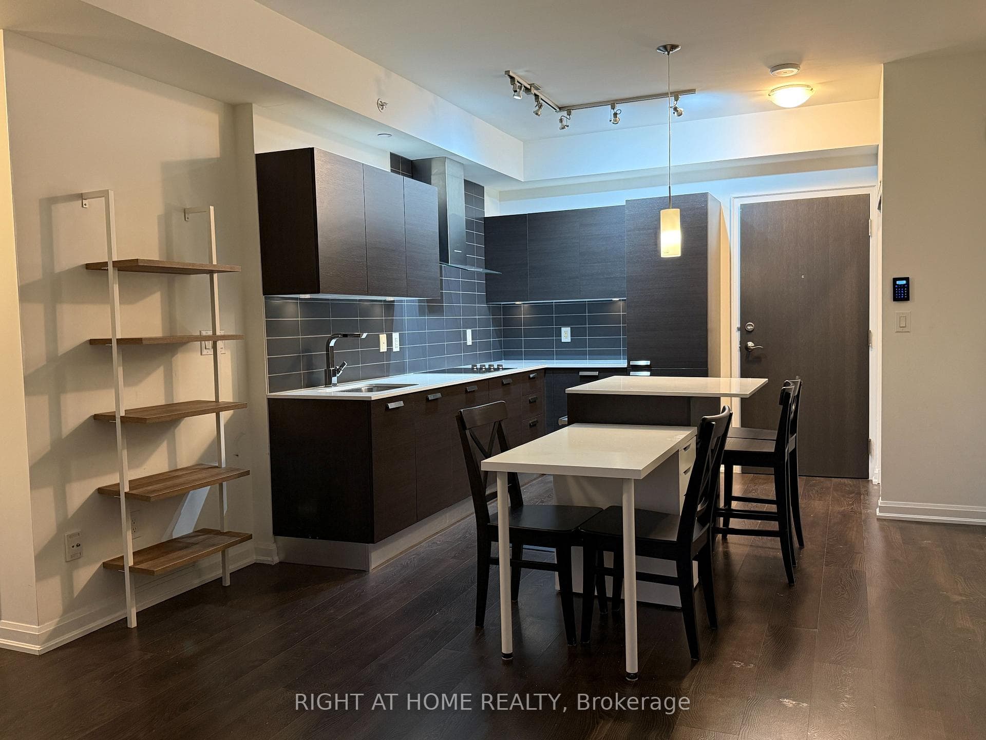 11 Bogert Avenue Unit 605 photo 3