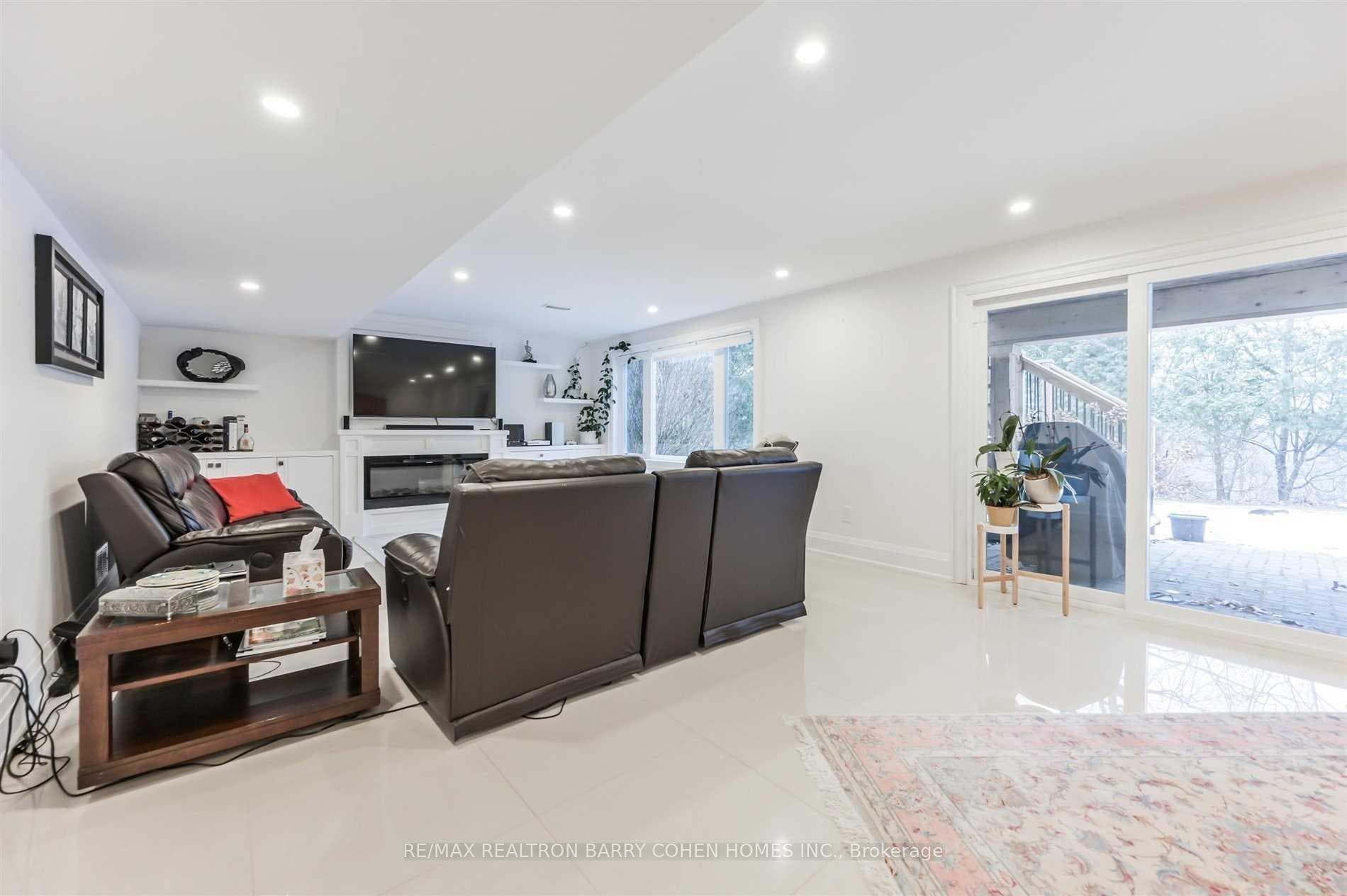33 Warlock Crescent photo 19