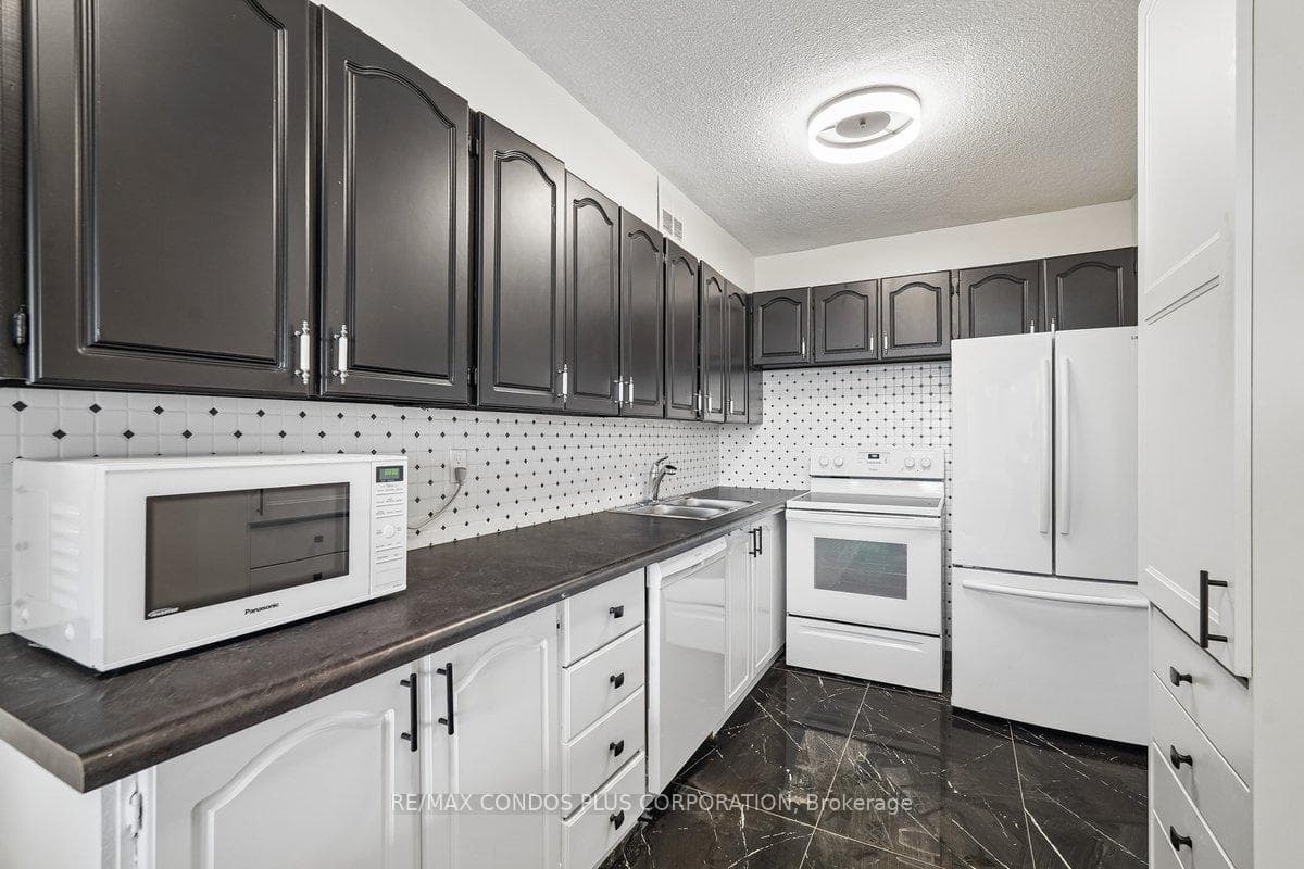 250 Scarlett Road Unit 1307 photo 5