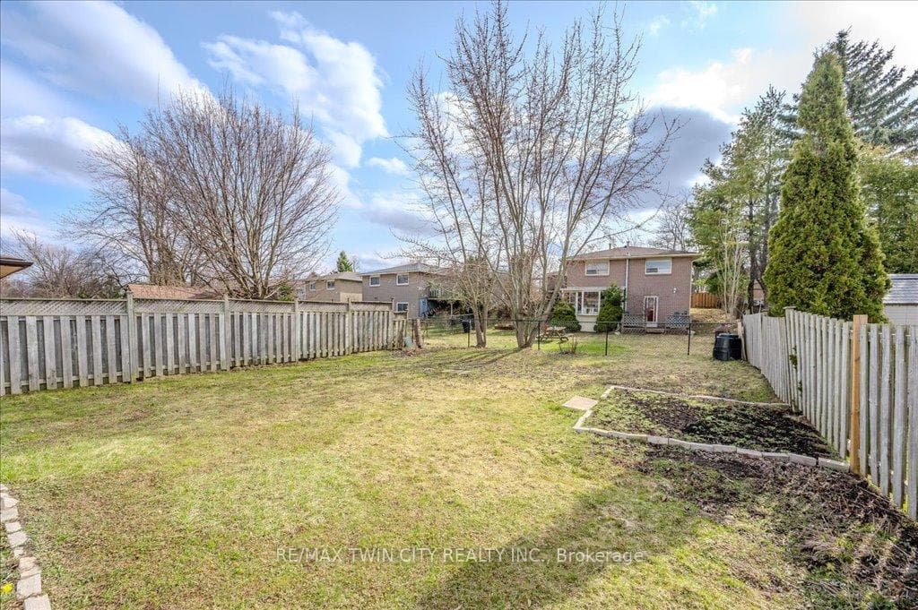 63 Markwood Drive photo 38