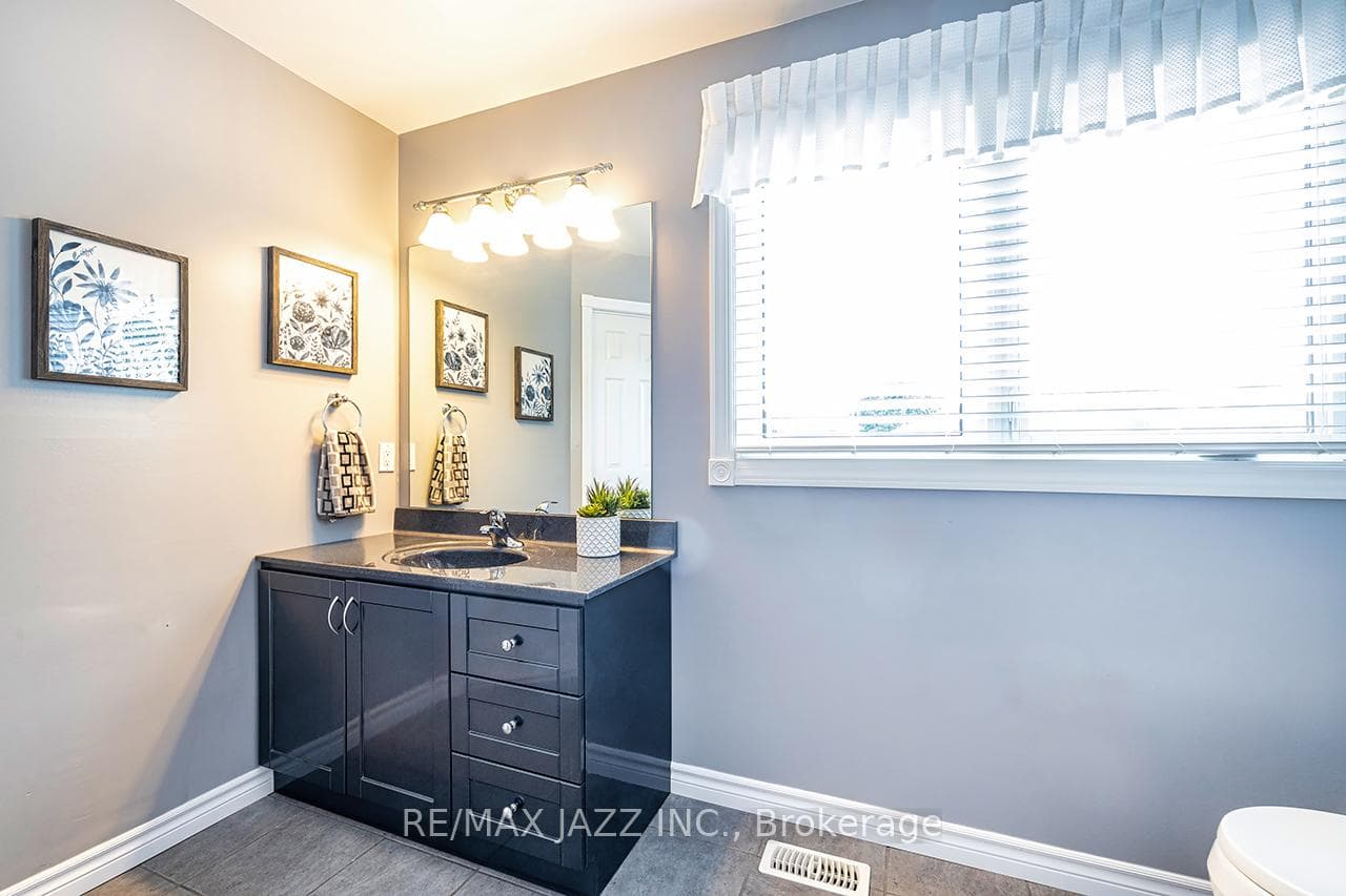 78 Bonnycastle Drive photo 35