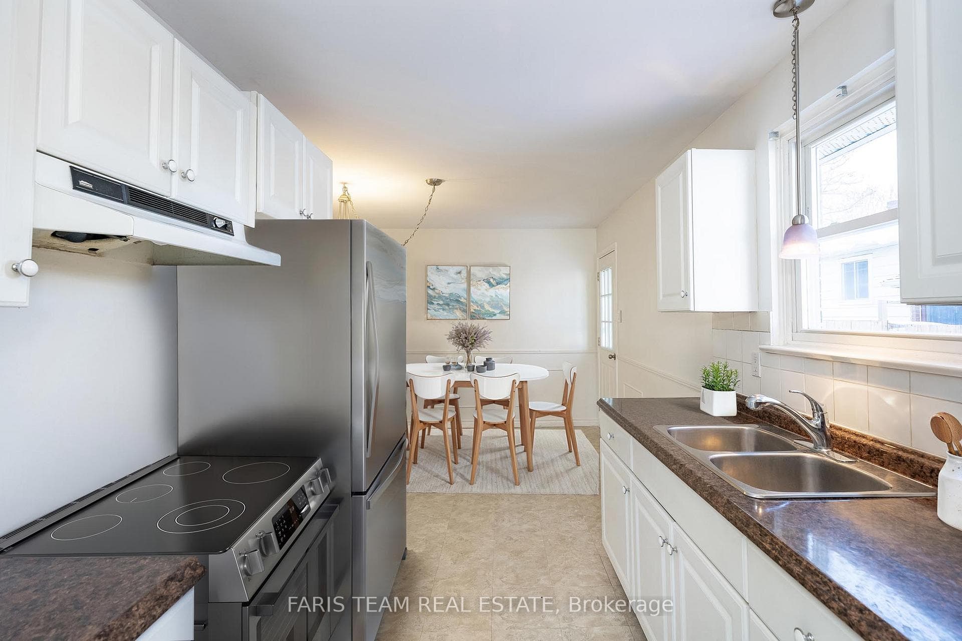 13 Burbank Place photo 2