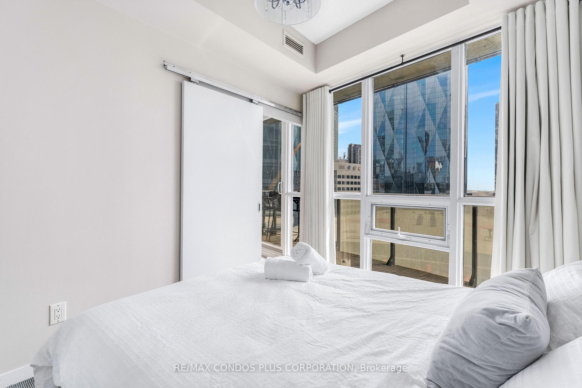 65 Bremner Boulevard Unit 1208 photo 24