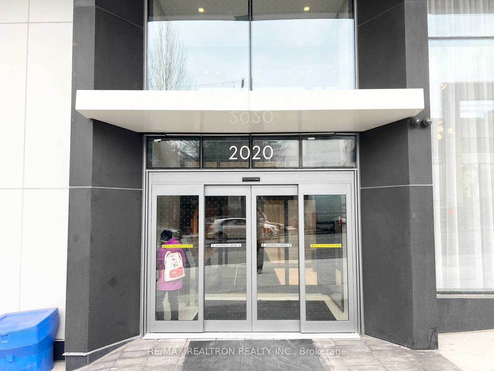 2020 Bathurst Street Unit 207 photo 2