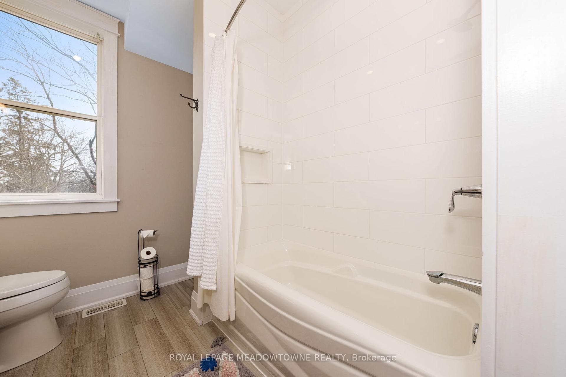 2 Bennett Place photo 35