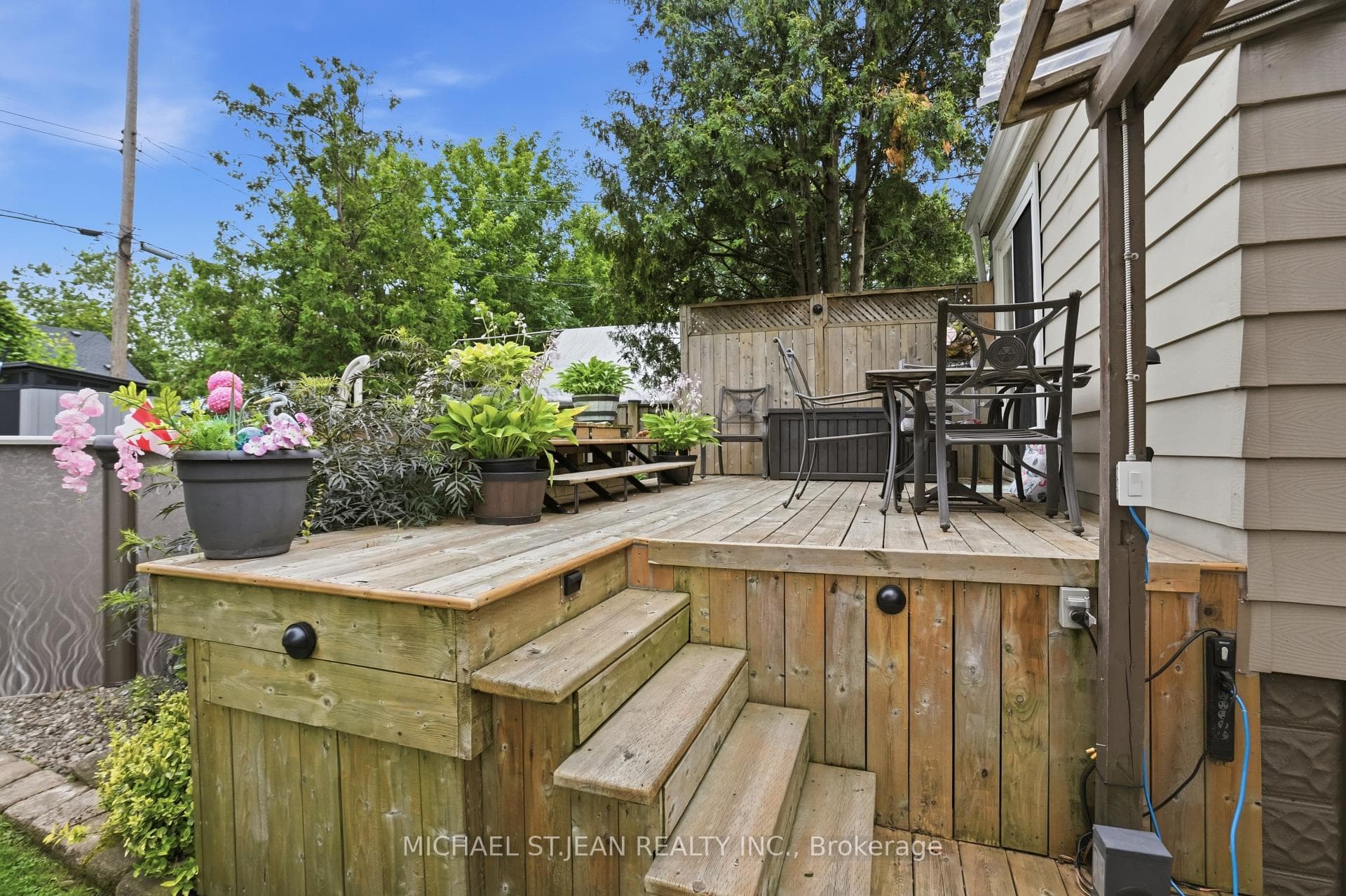 272 Adeline Avenue photo 38