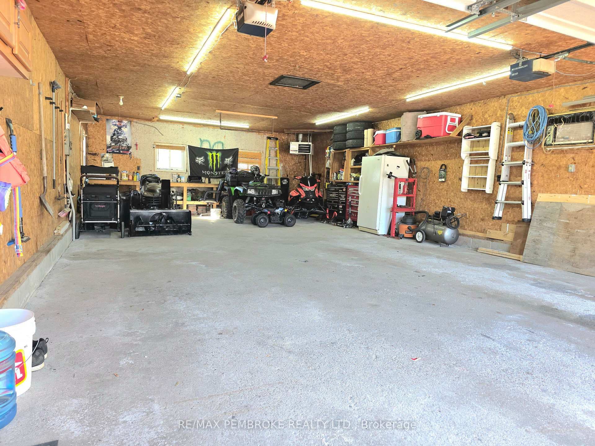 560 Boundary Road photo 8